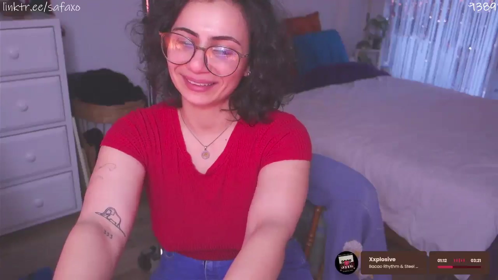 Gallery image thumbnail from HairySafaeri's myfreecams stream on, 04/10/2026, 22:33 image 10 of 20