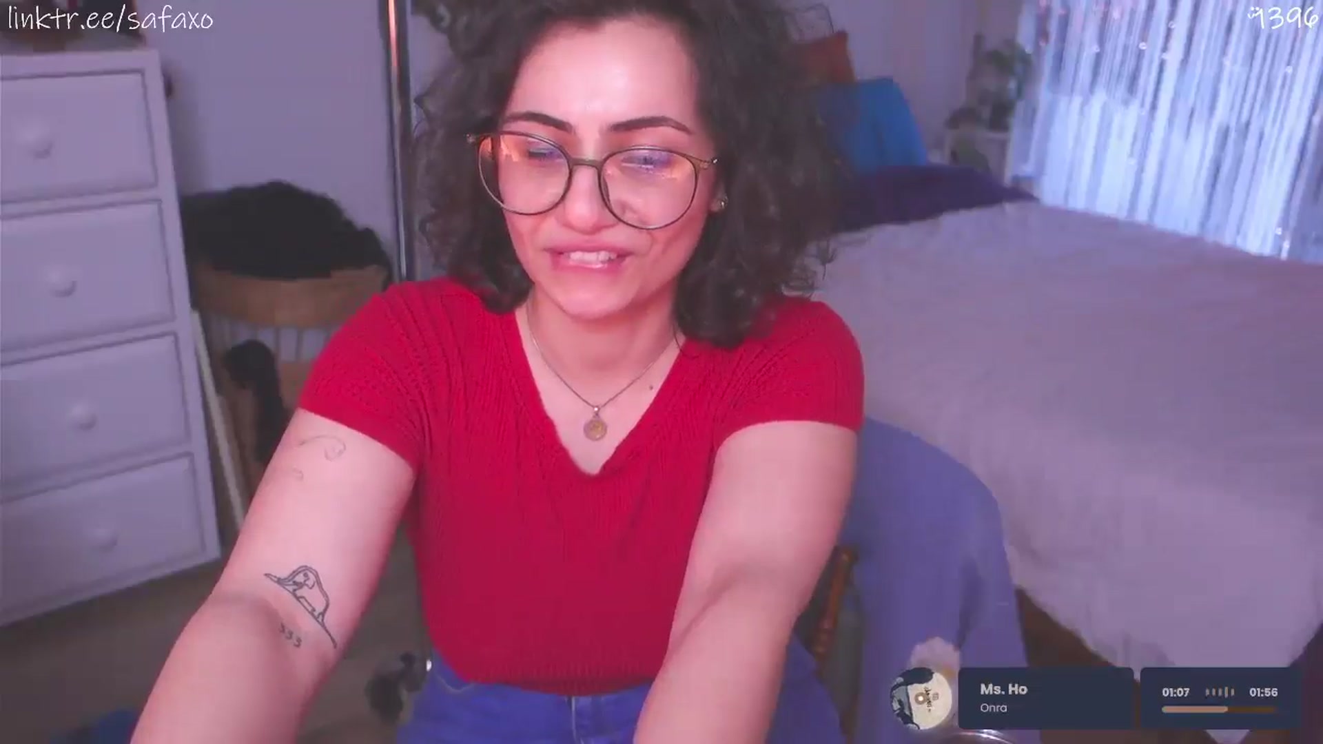 Gallery image thumbnail from HairySafaeri's myfreecams stream on, 04/10/2026, 22:33 image 4 of 20