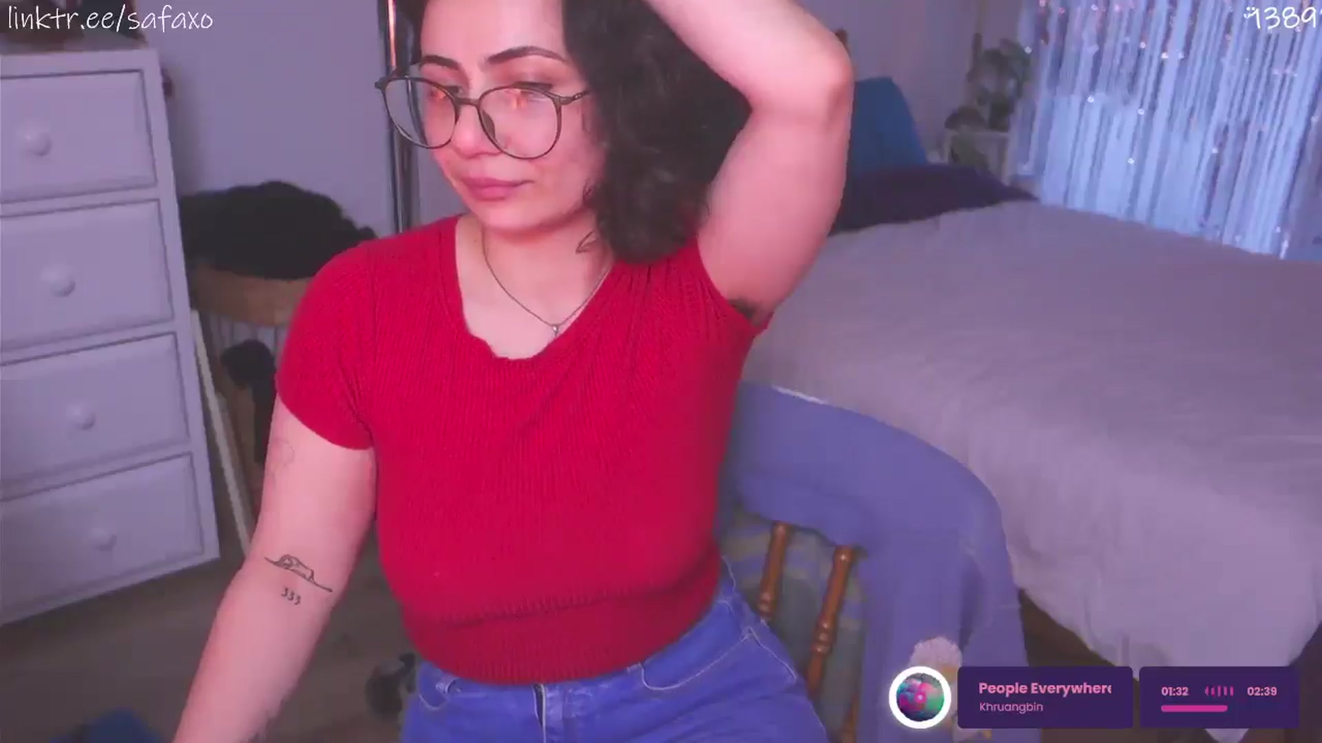 Gallery image thumbnail from HairySafaeri's myfreecams stream on, 04/10/2026, 22:33 image 12 of 20