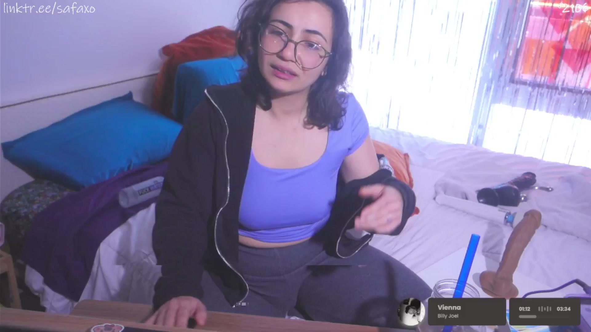 Gallery image thumbnail from HairySafaeri's myfreecams stream on, 04/23/2026, 17:53 image 12 of 20
