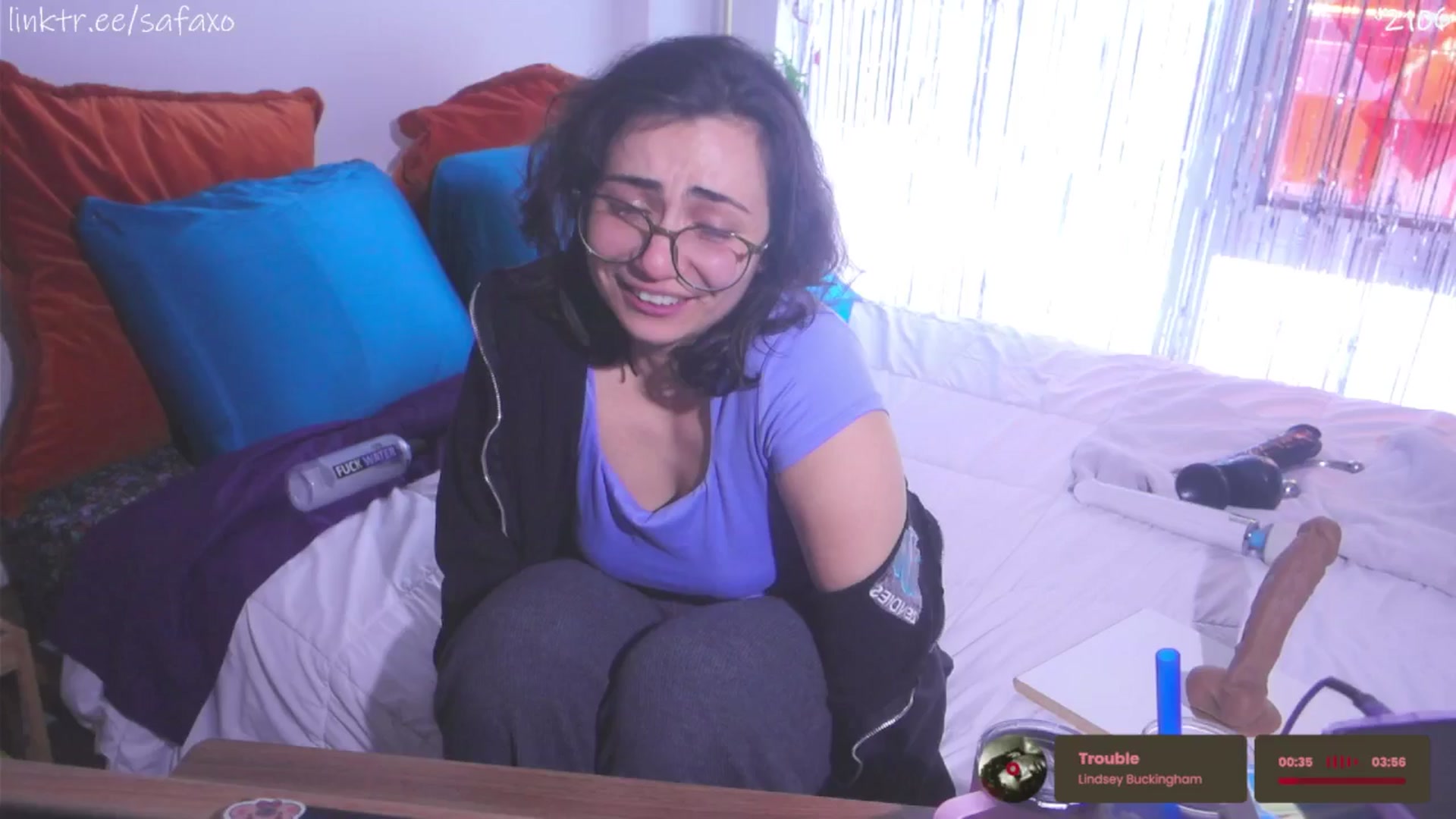 Gallery image thumbnail from HairySafaeri's myfreecams stream on, 04/23/2026, 17:53 image 6 of 20
