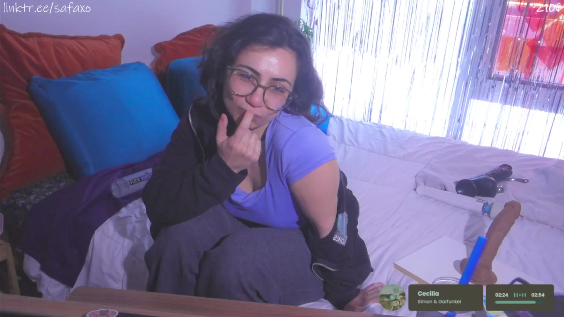 Gallery image thumbnail from HairySafaeri's myfreecams stream on, 04/23/2026, 17:53 image 9 of 20