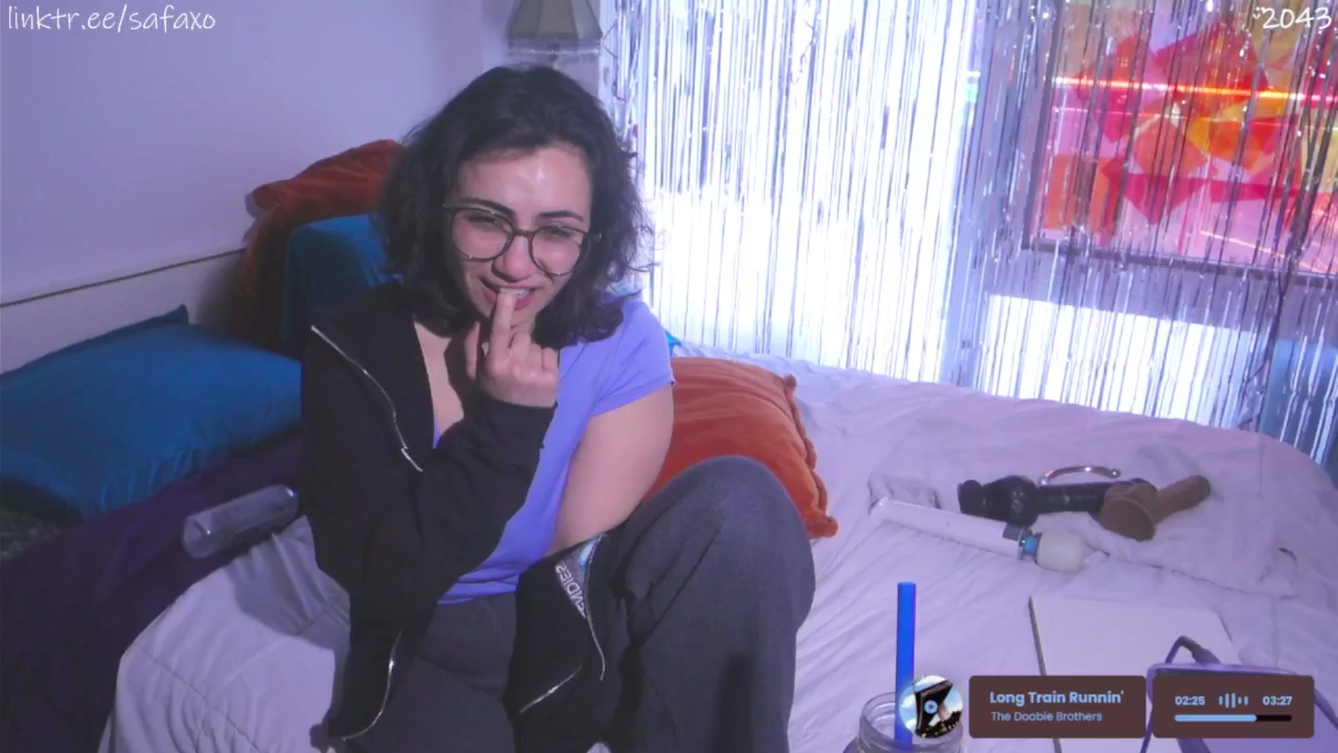 Gallery image thumbnail from HairySafaeri's myfreecams stream on, 04/23/2026, 19:24 image 16 of 20