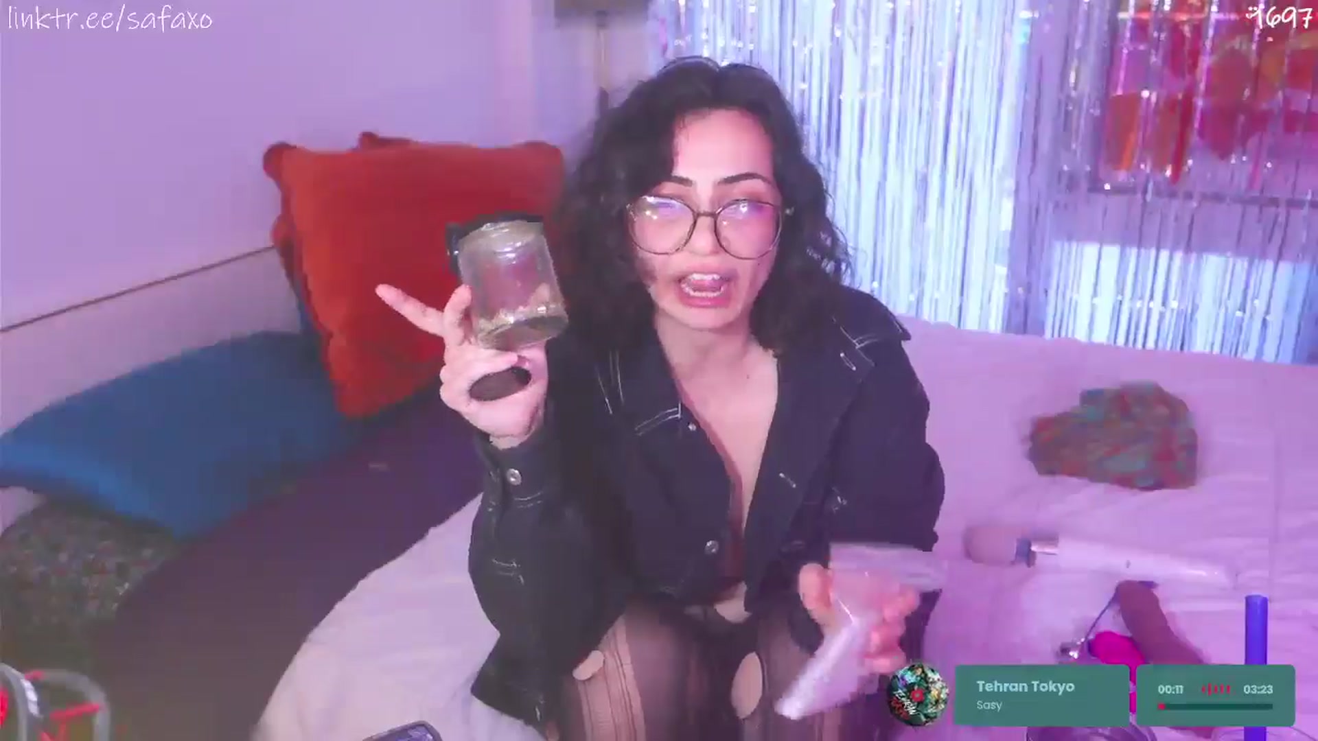 Gallery image thumbnail from HairySafaeri's myfreecams stream on, 04/25/2026, 24:02 image 18 of 20