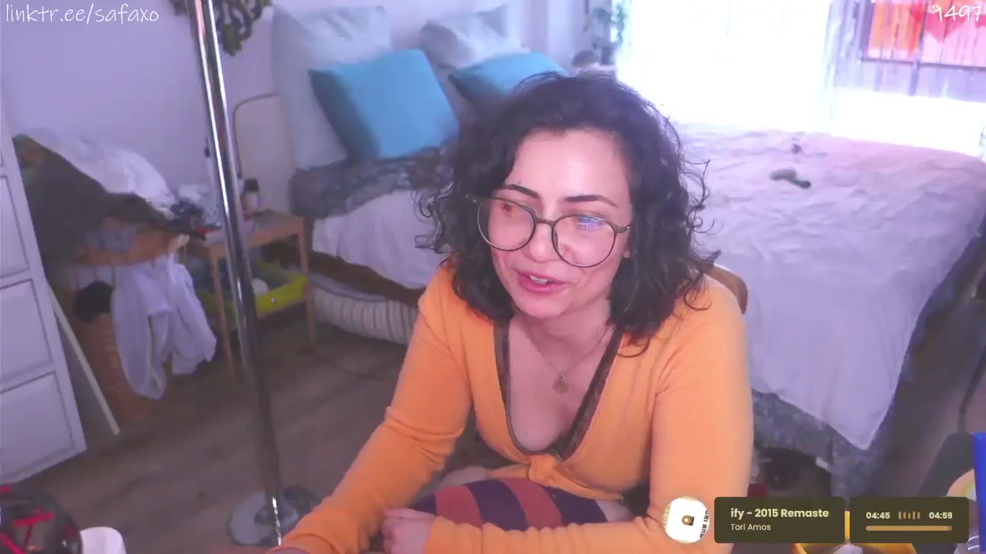 Gallery image thumbnail from HairySafaeri's myfreecams stream on, 04/29/2026, 19:50 image 4 of 20