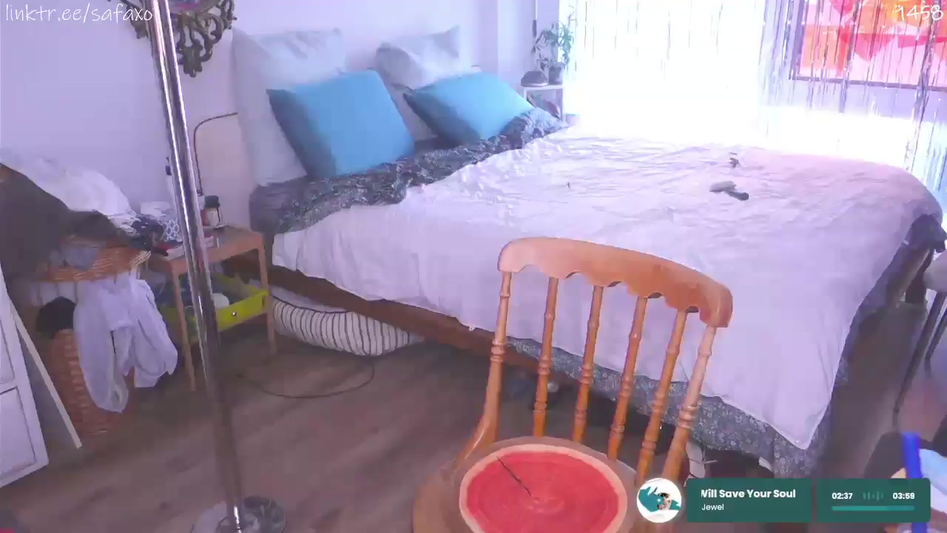 Gallery image thumbnail from HairySafaeri's myfreecams stream on, 04/29/2026, 19:50 image 15 of 20