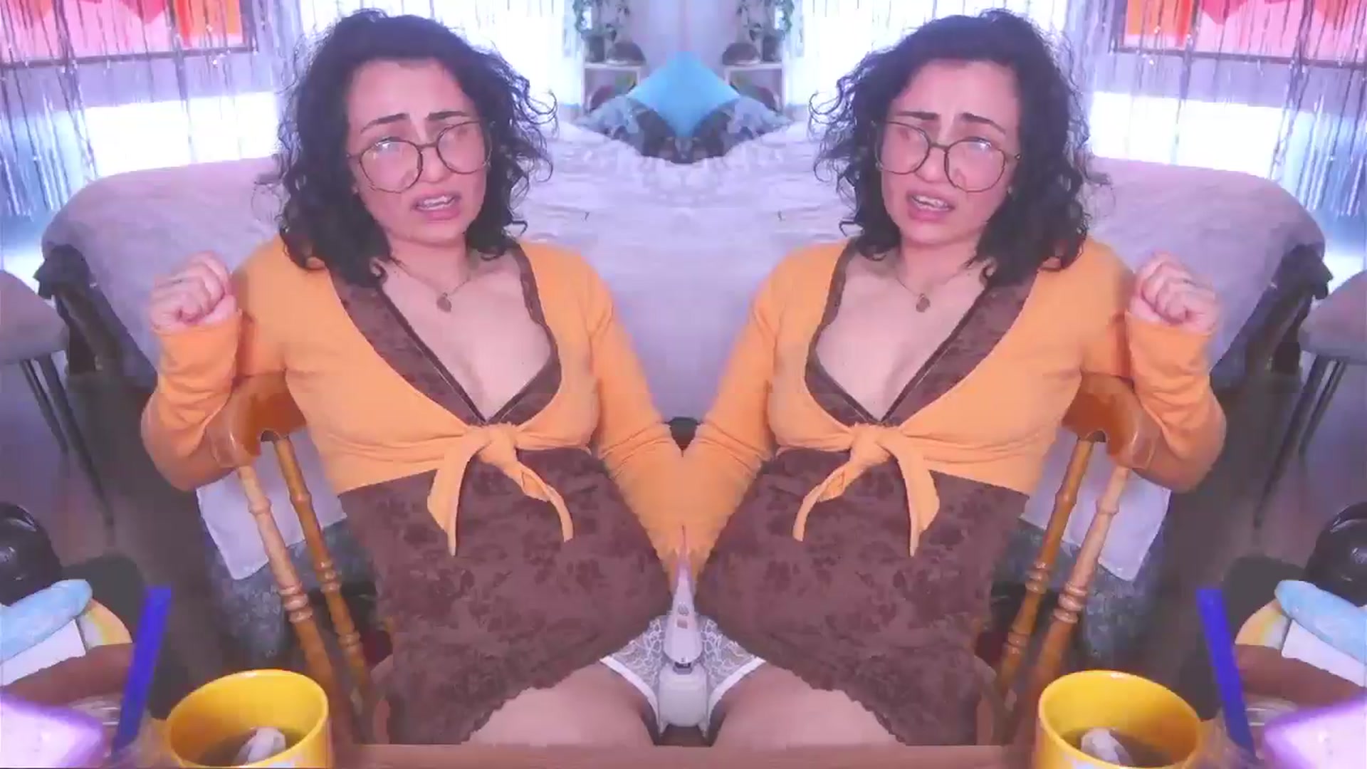Gallery image thumbnail from HairySafaeri's myfreecams stream on, 04/29/2026, 22:09 image 6 of 20