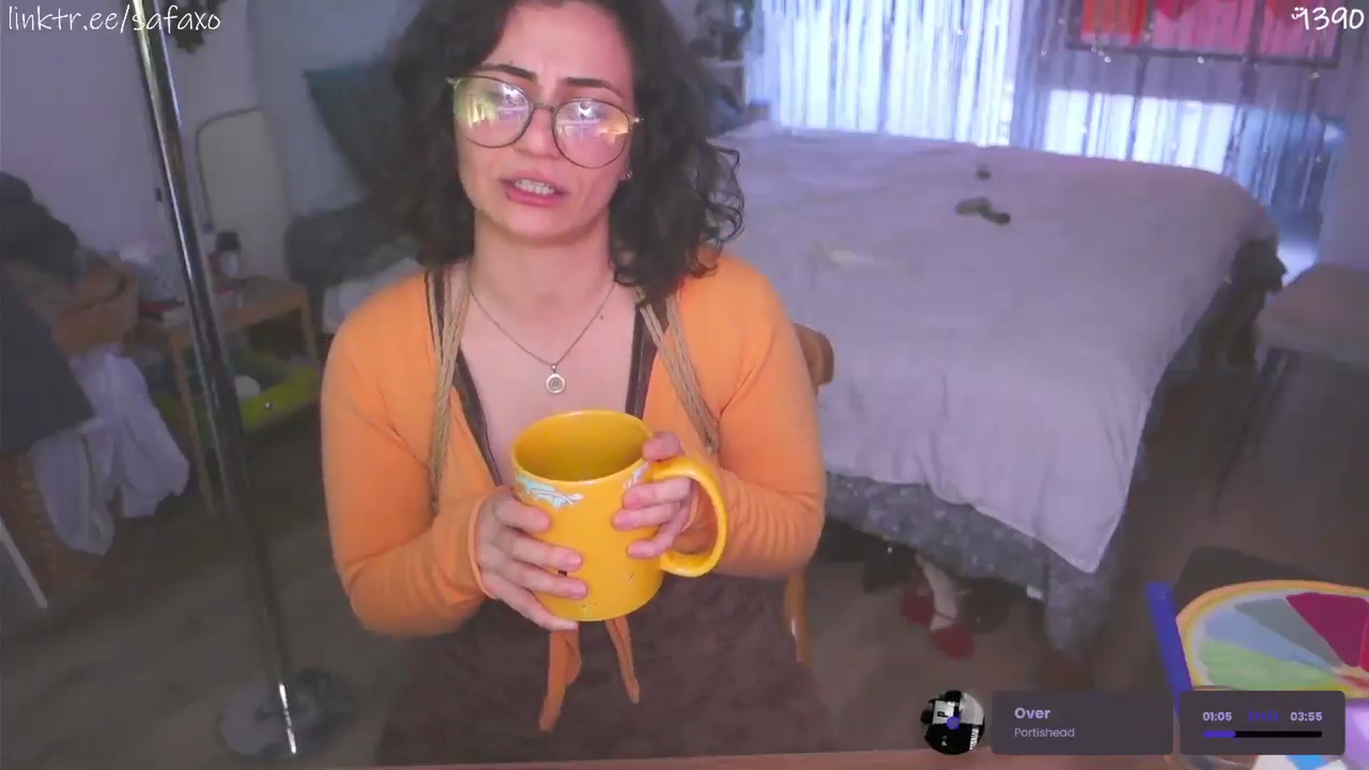 Gallery image thumbnail from HairySafaeri's myfreecams stream on, 04/29/2026, 22:41 image 18 of 20