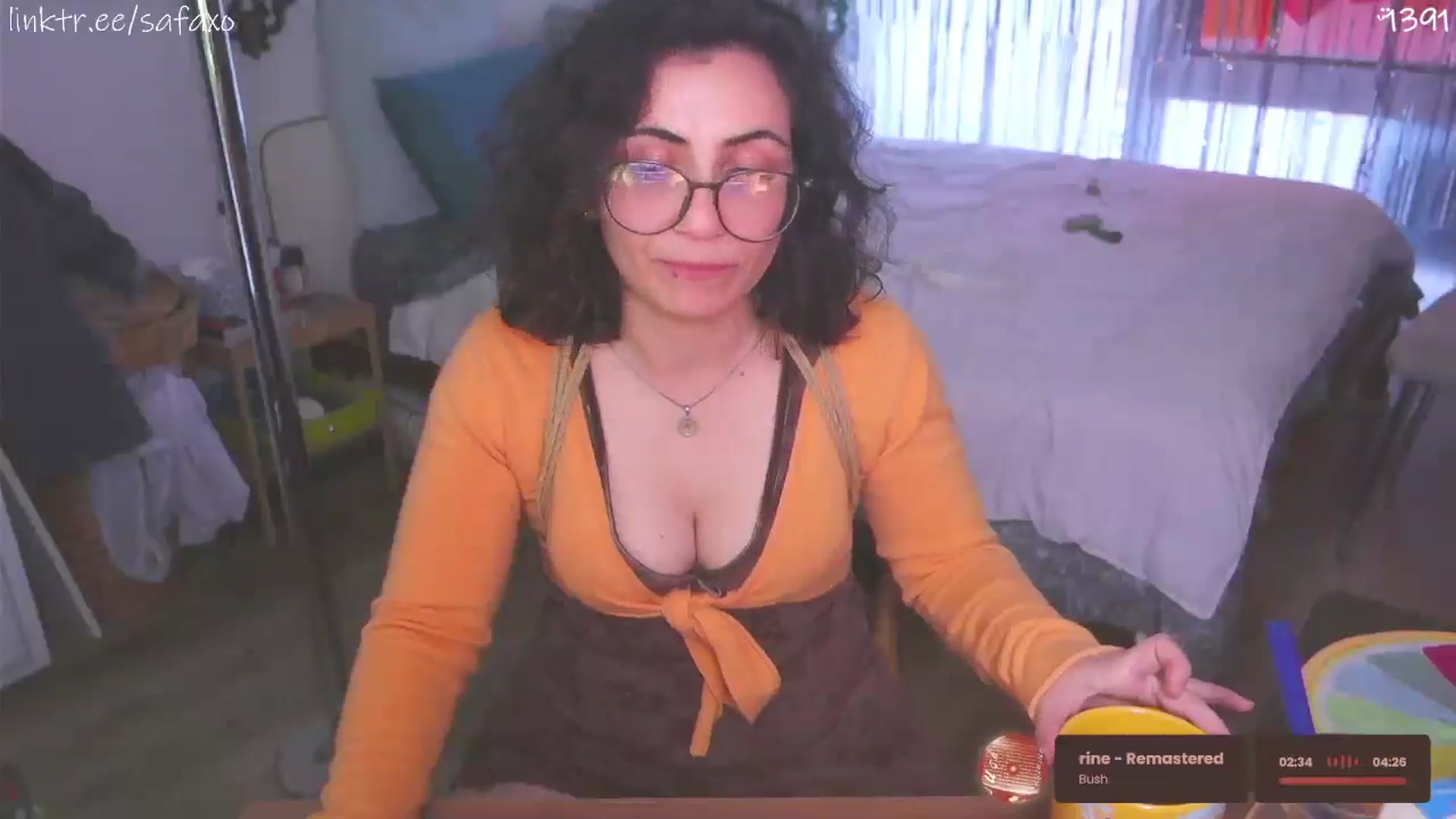 Gallery image thumbnail from HairySafaeri's myfreecams stream on, 04/29/2026, 22:41 image 10 of 20