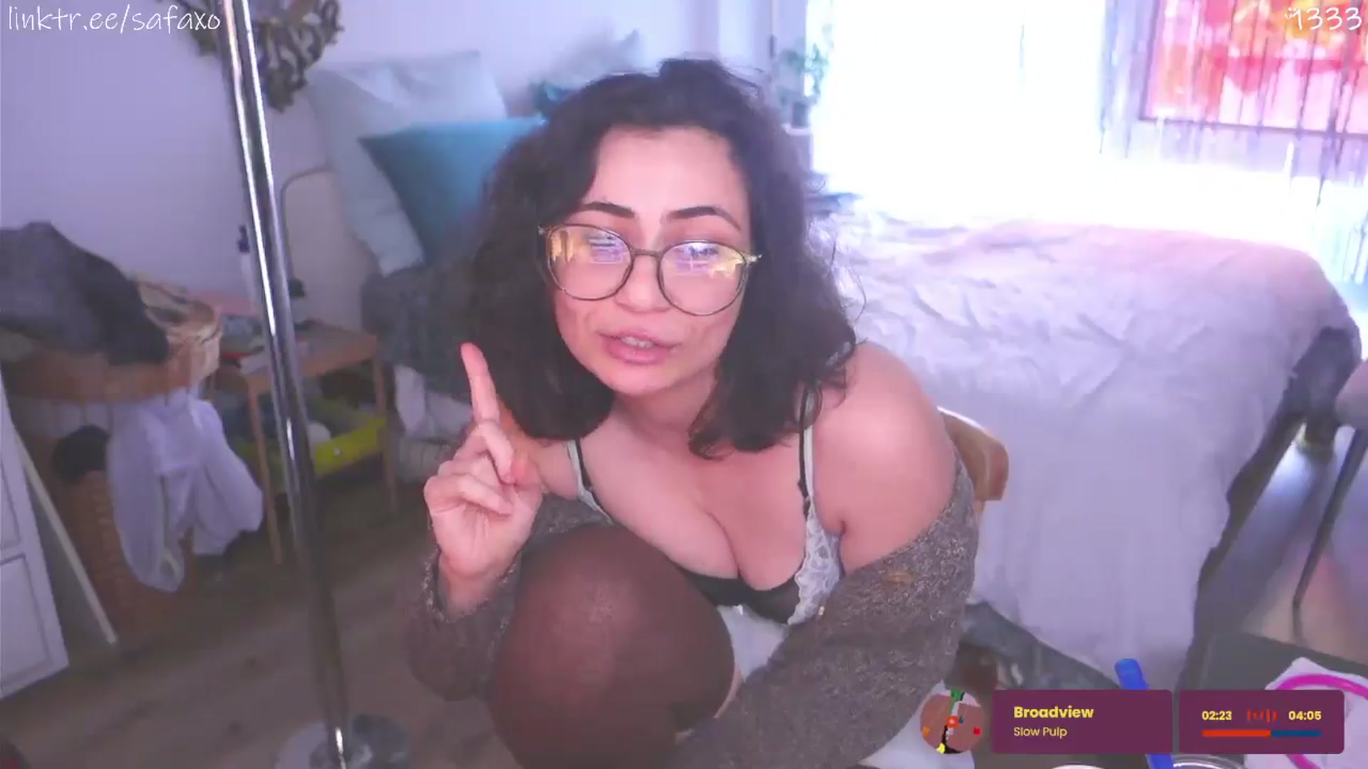Gallery image thumbnail from HairySafaeri's myfreecams stream on, 04/30/2026, 16:29 image 16 of 20