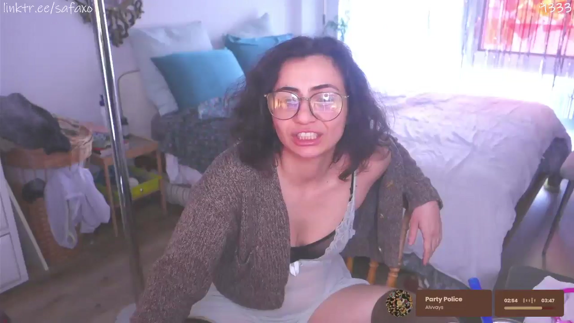 Gallery image thumbnail from HairySafaeri's myfreecams stream on, 04/30/2026, 16:29 image 3 of 20