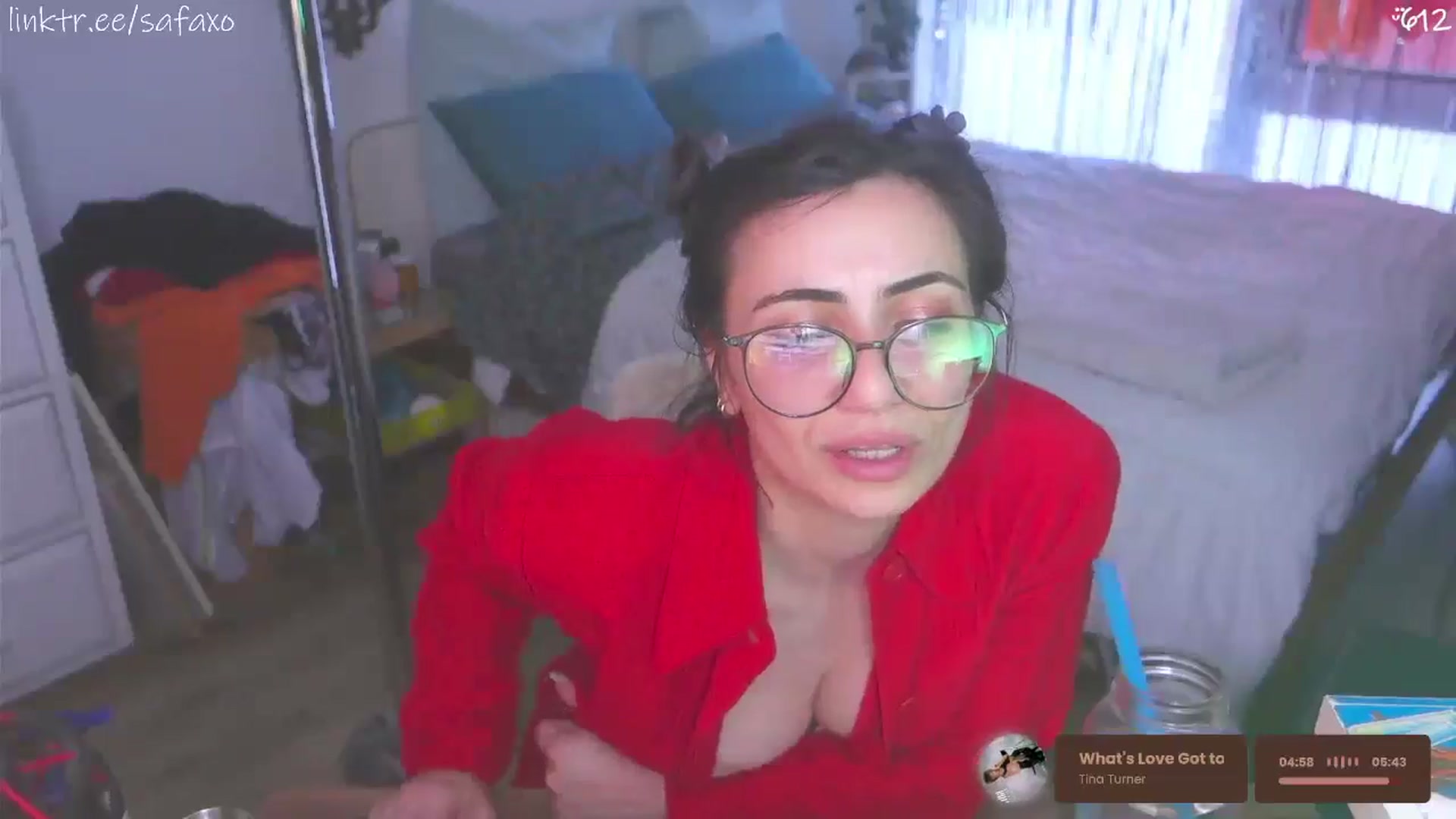 Gallery image thumbnail from HairySafaeri's myfreecams stream on, 05/06/2026, 23:54 image 15 of 20
