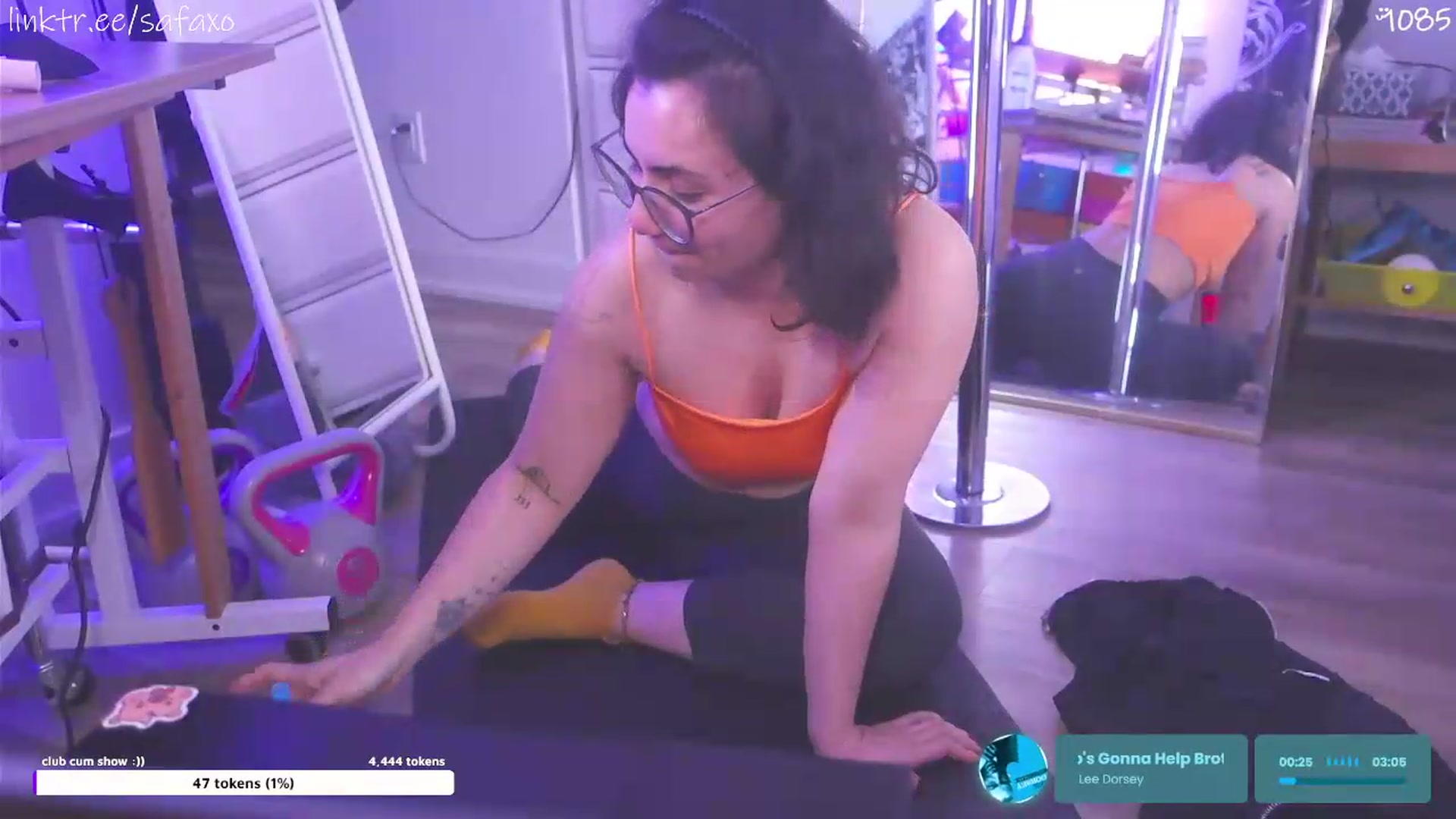Gallery image thumbnail from HairySafaeri's myfreecams stream on, 05/13/2026, 19:09 image 11 of 20