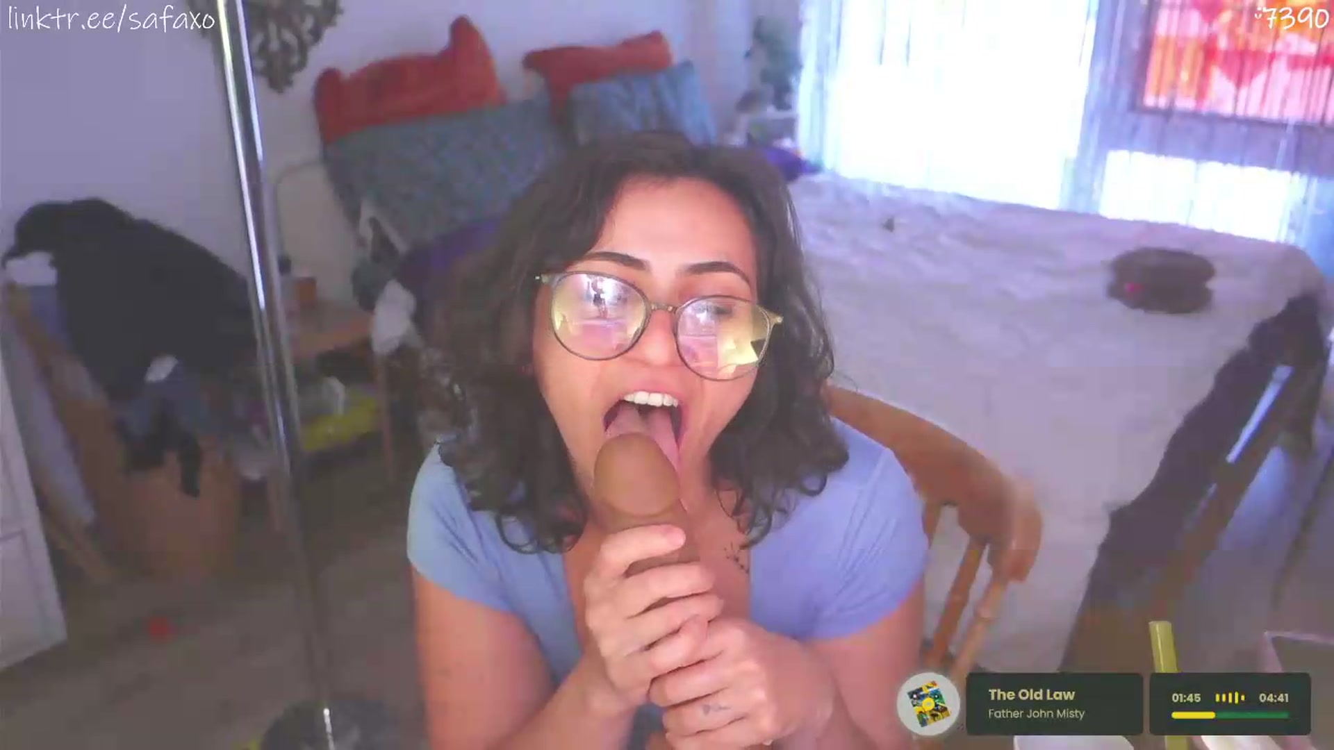 Gallery image thumbnail from HairySafaeri's myfreecams stream on, 06/04/2026, 22:00 image 3 of 20
