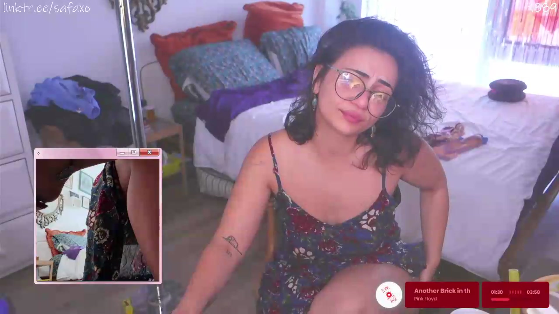 Gallery image thumbnail from HairySafaeri's myfreecams stream on, 06/05/2026, 20:25 image 15 of 20