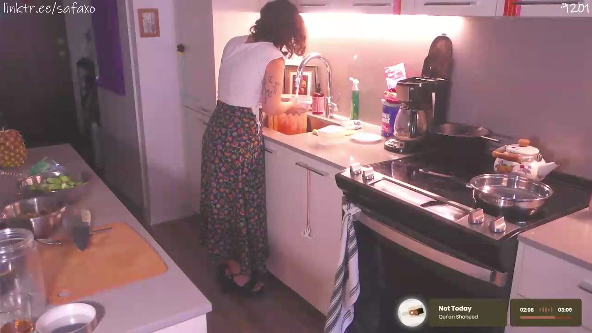 Gallery image thumbnail from HairySafaeri's myfreecams stream on, 06/10/2026, 24:02 image 3 of 20