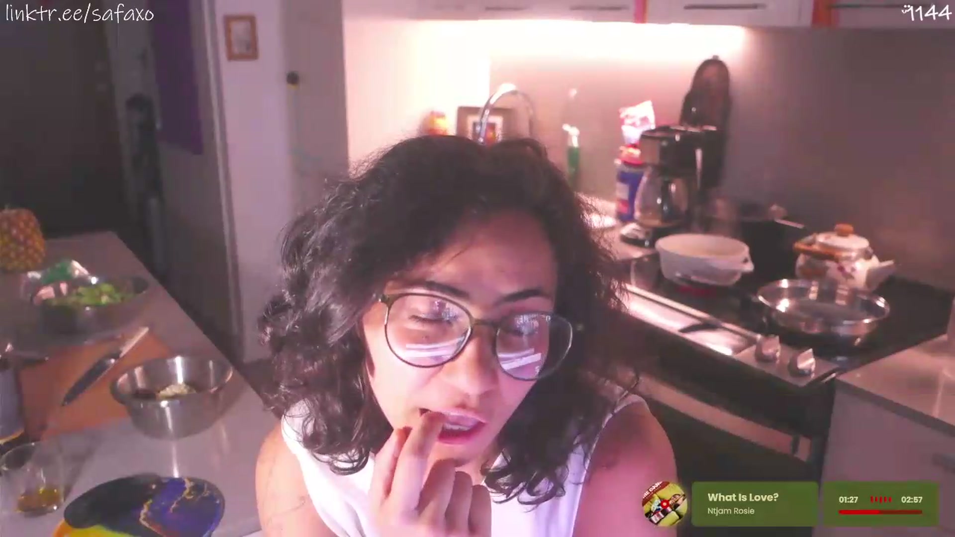 Gallery image thumbnail from HairySafaeri's myfreecams stream on, 06/10/2026, 24:02 image 5 of 20