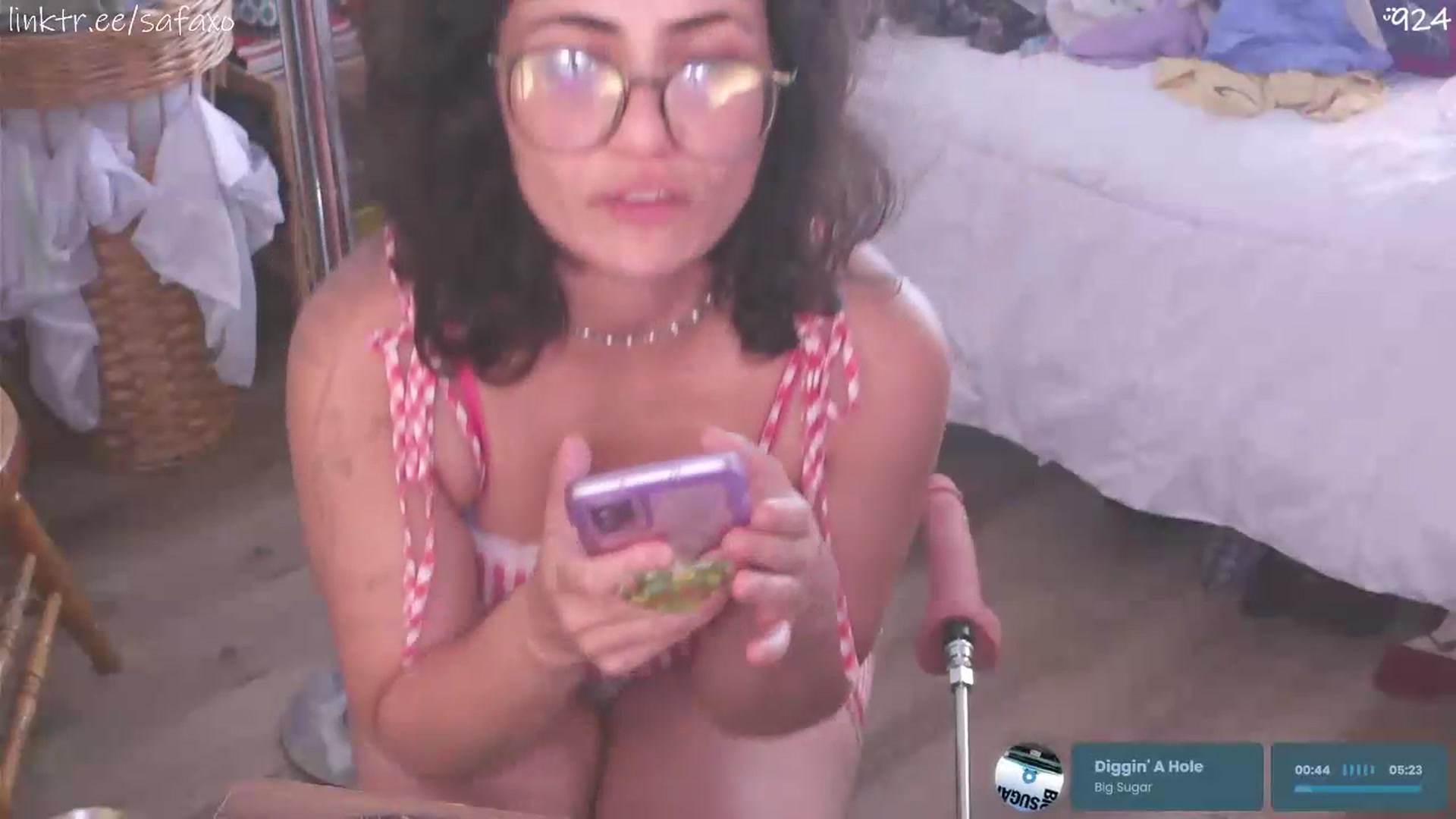 Gallery image thumbnail from HairySafaeri's myfreecams stream on, 06/11/2026, 19:16 image 16 of 20