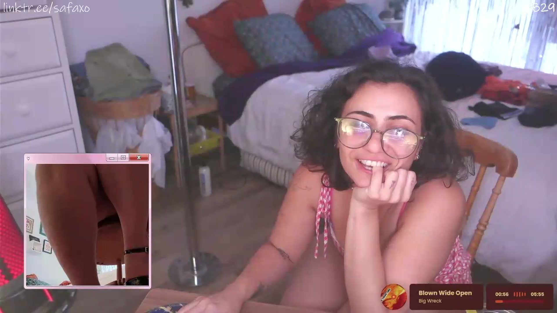 Gallery image thumbnail from HairySafaeri's myfreecams stream on, 06/11/2026, 21:13 image 18 of 20