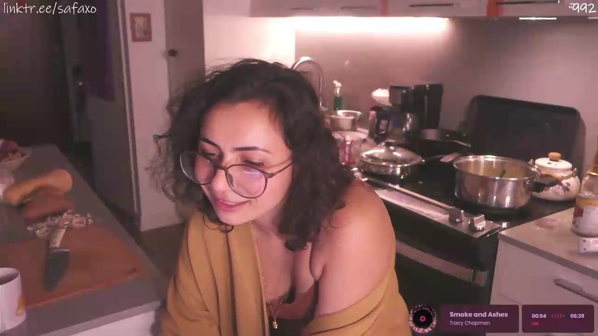 Gallery image thumbnail from HairySafaeri's myfreecams stream on, 06/20/2026, 24:03 image 7 of 20