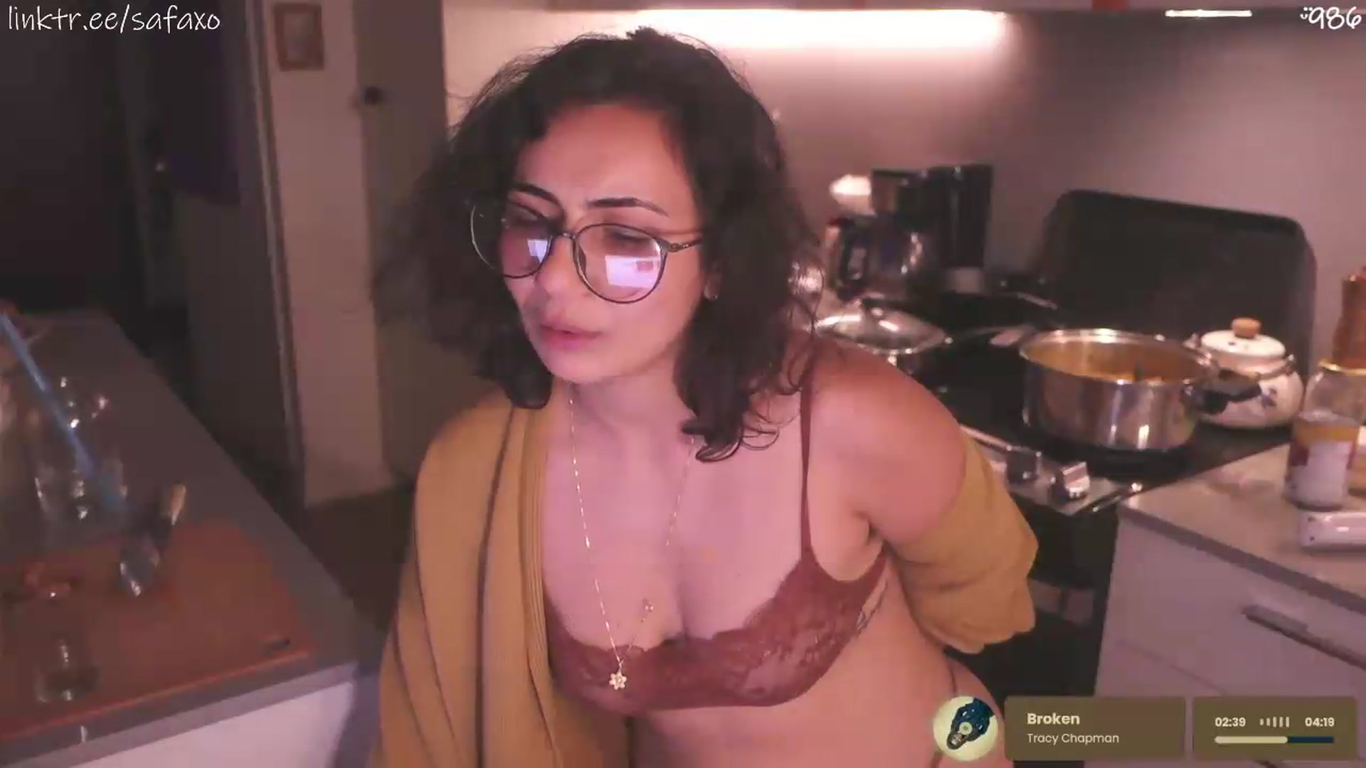 Gallery image thumbnail from HairySafaeri's myfreecams stream on, 06/20/2026, 24:03 image 13 of 20
