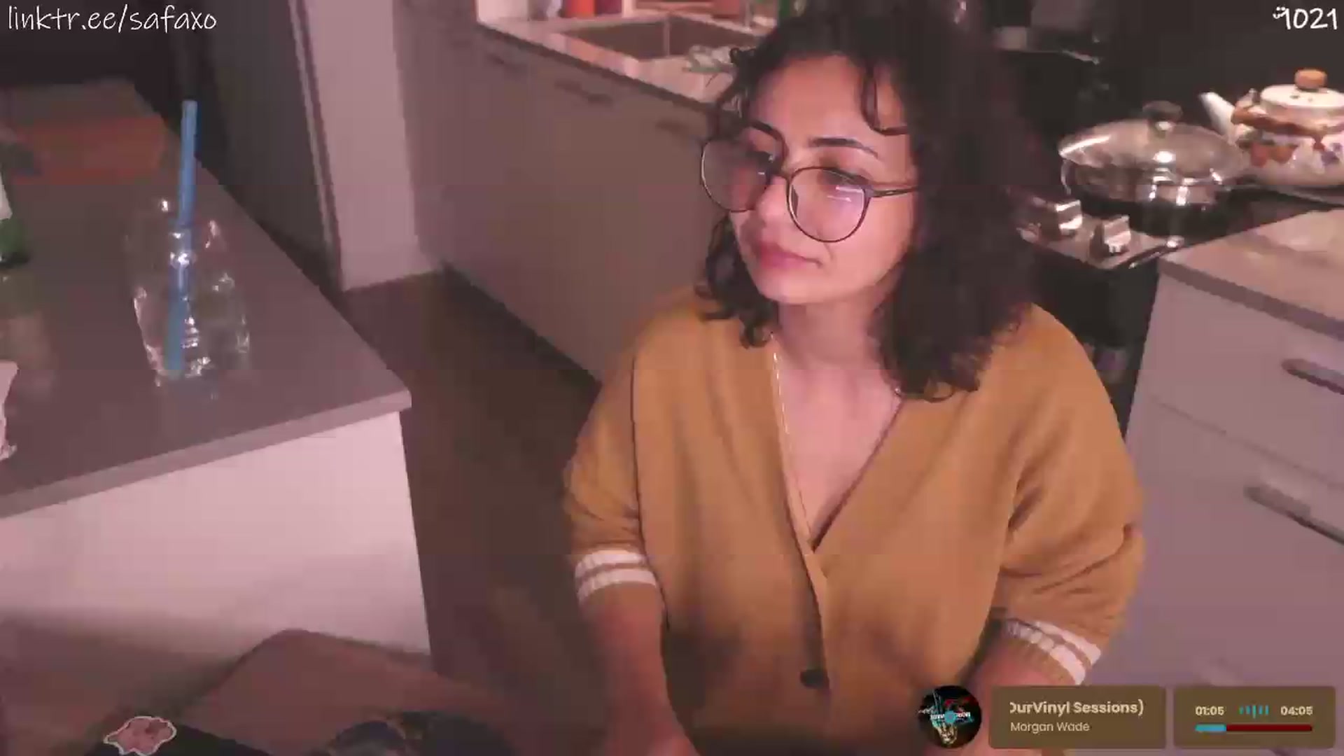 Gallery image thumbnail from HairySafaeri's myfreecams stream on, 06/20/2026, 24:03 image 1 of 20