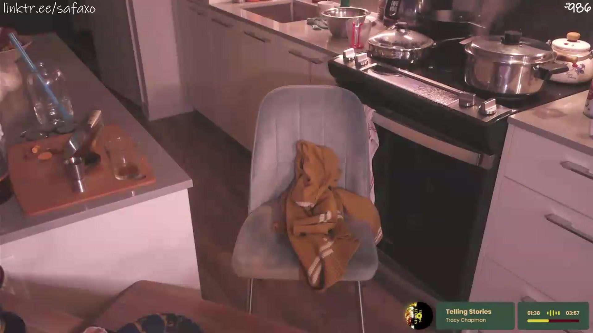 Gallery image thumbnail from HairySafaeri's myfreecams stream on, 06/20/2026, 02:31 image 2 of 20