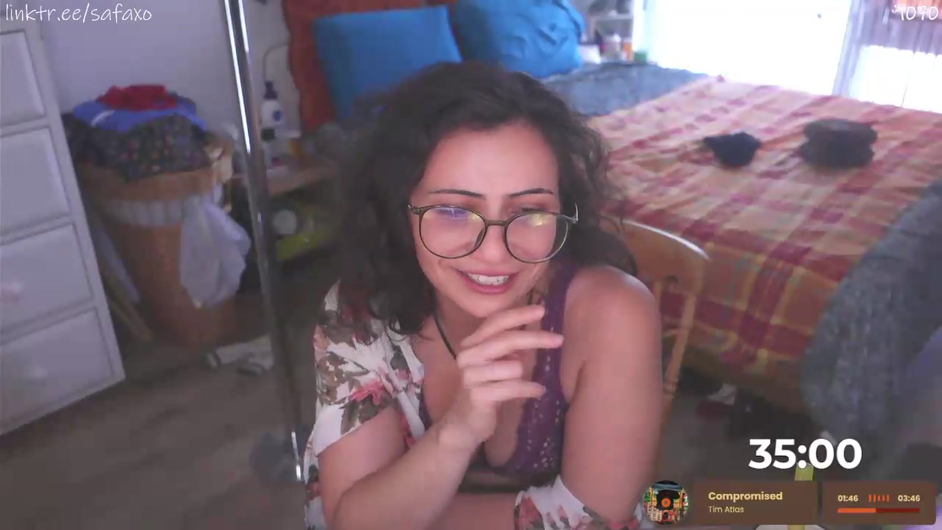Gallery image thumbnail from HairySafaeri's myfreecams stream on, 06/23/2026, 21:03 image 11 of 20