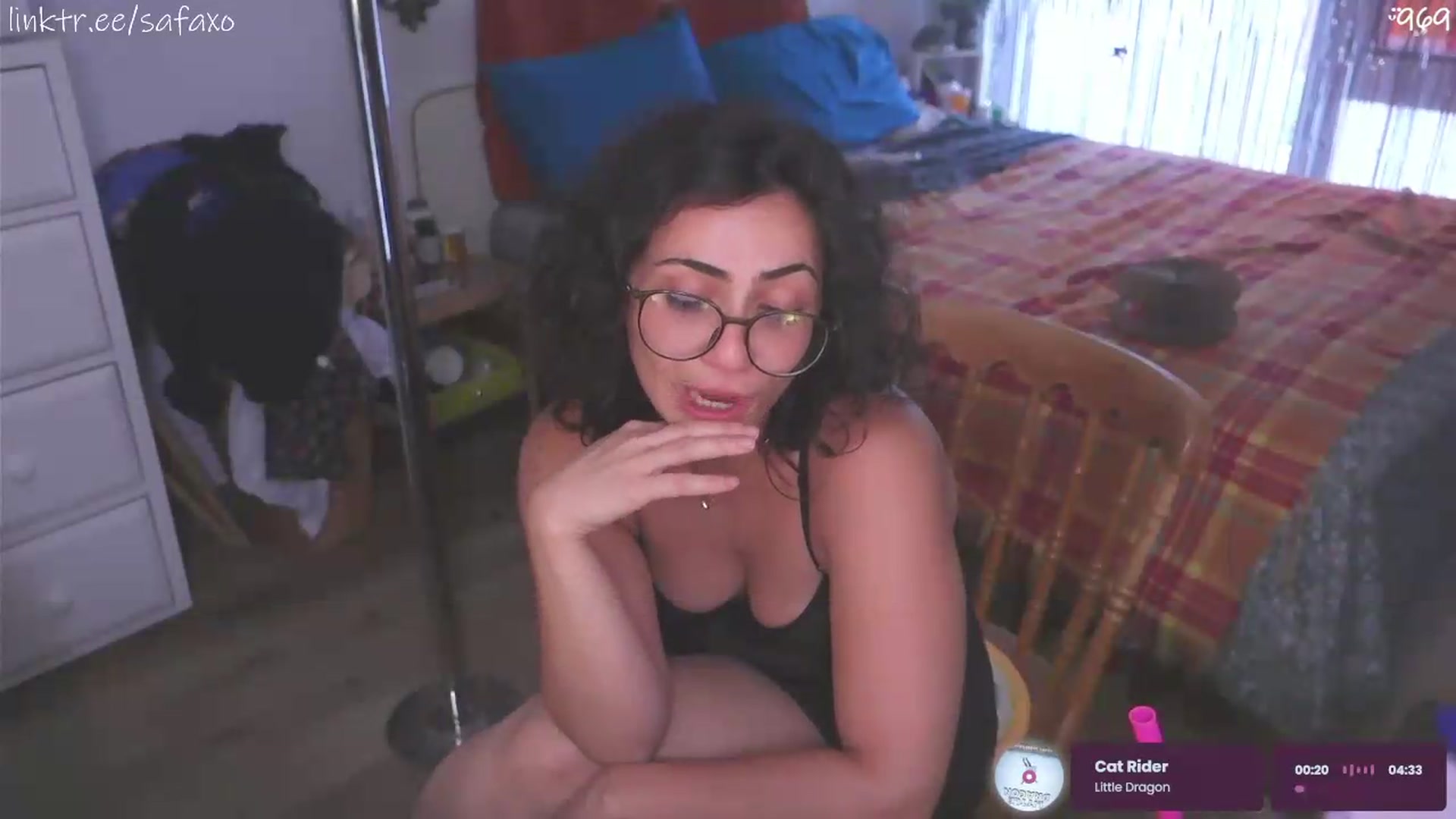 Gallery image thumbnail from HairySafaeri's myfreecams stream on, 06/26/2026, 01:52 image 8 of 20