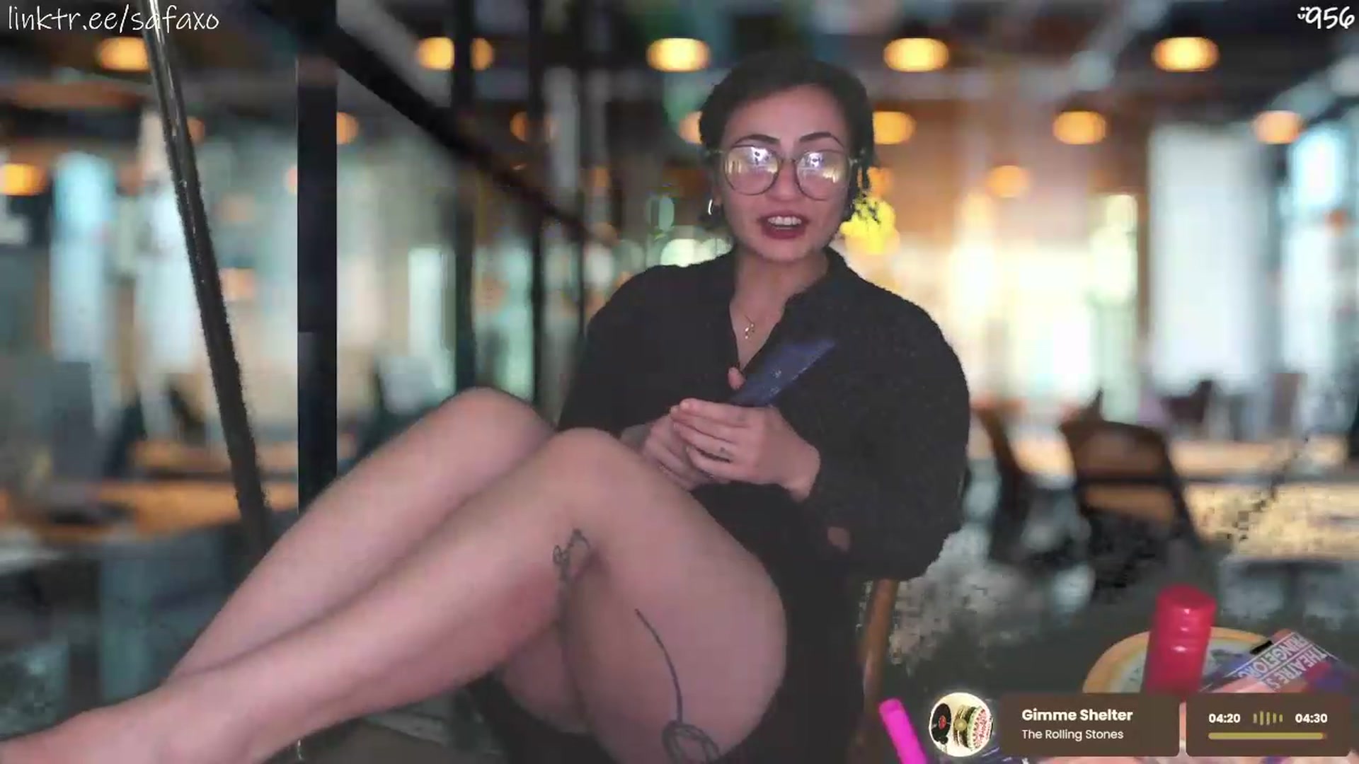 Gallery image thumbnail from HairySafaeri's myfreecams stream on, 06/26/2026, 22:23 image 15 of 20