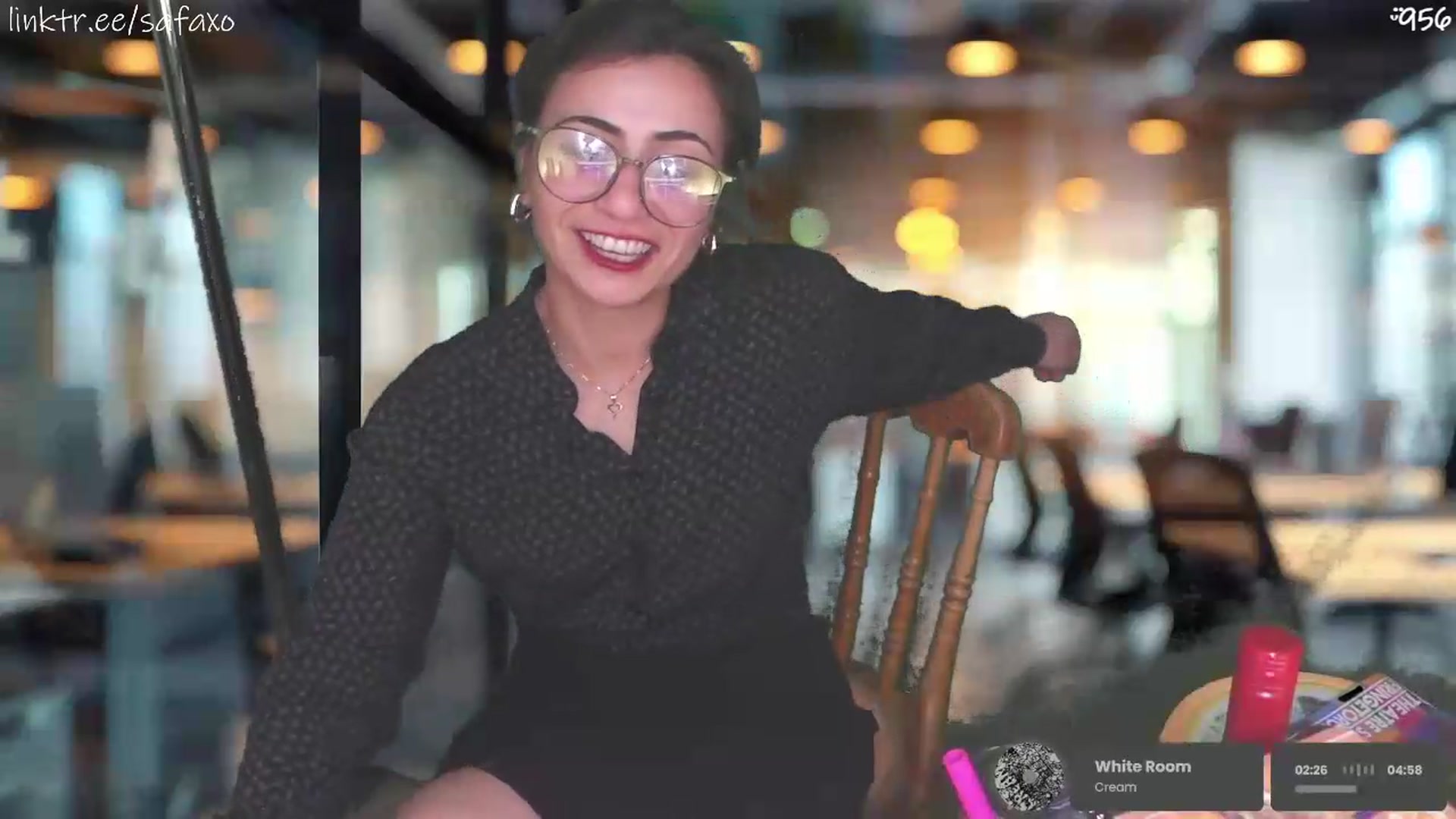 Gallery image thumbnail from HairySafaeri's myfreecams stream on, 06/26/2026, 22:23 image 16 of 20