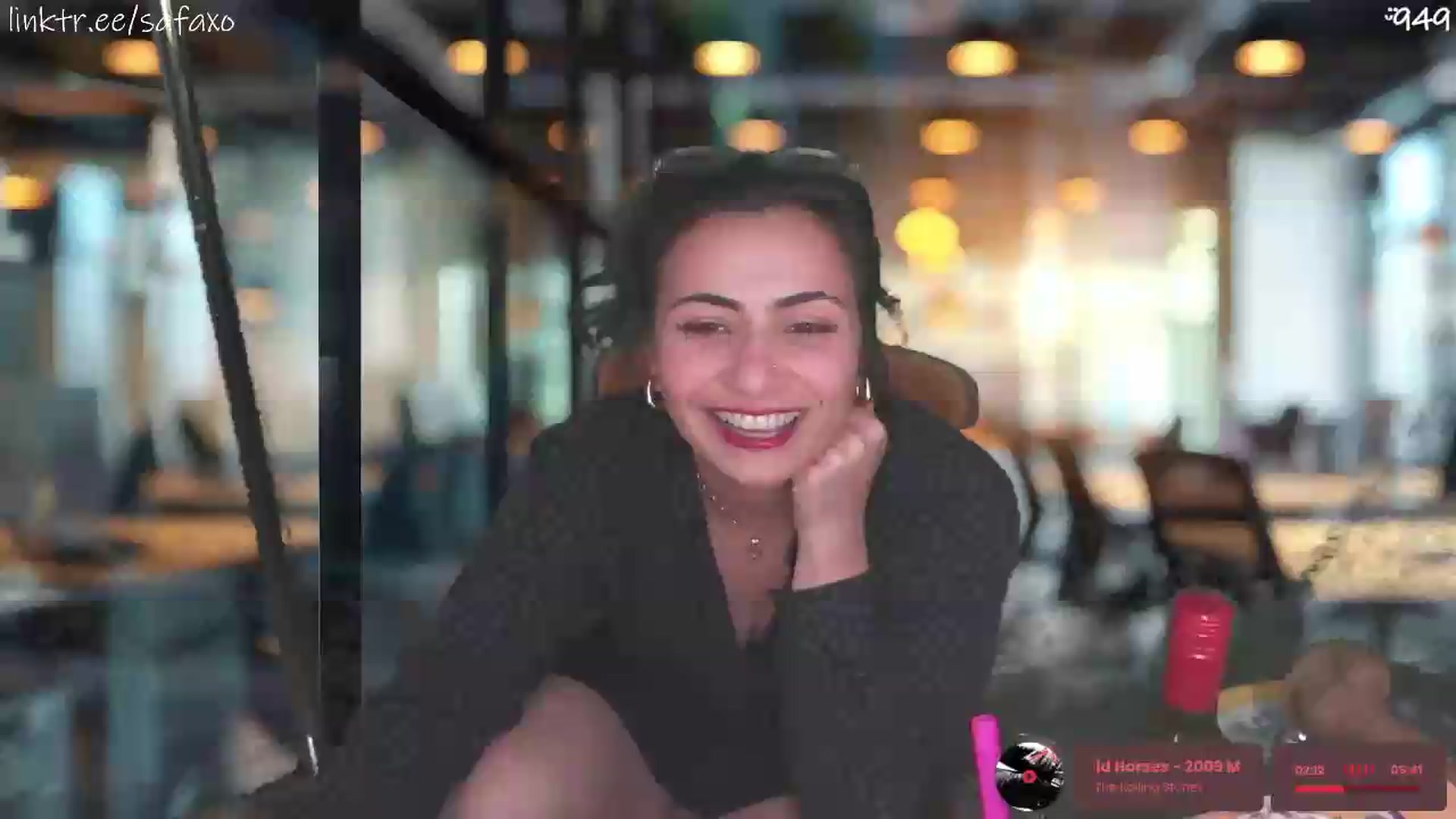 Gallery image thumbnail from HairySafaeri's myfreecams stream on, 06/26/2026, 23:32 image 3 of 20