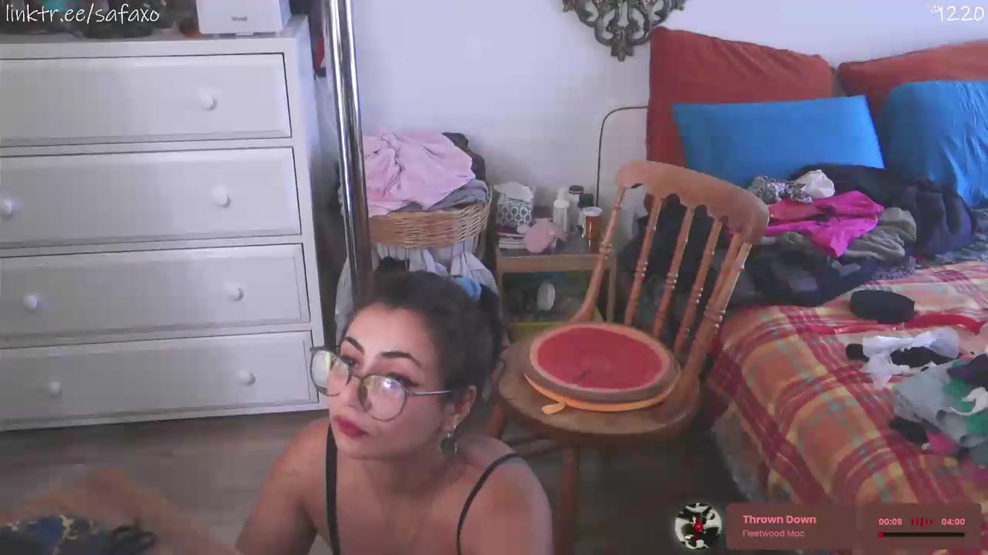 Gallery image thumbnail from HairySafaeri's myfreecams stream on, 07/10/2026, 21:03 image 13 of 20
