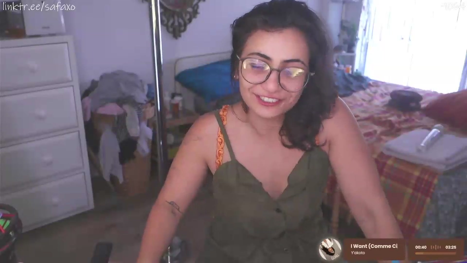 Gallery image thumbnail from HairySafaeri's myfreecams stream on, 07/14/2026, 21:59 image 9 of 20