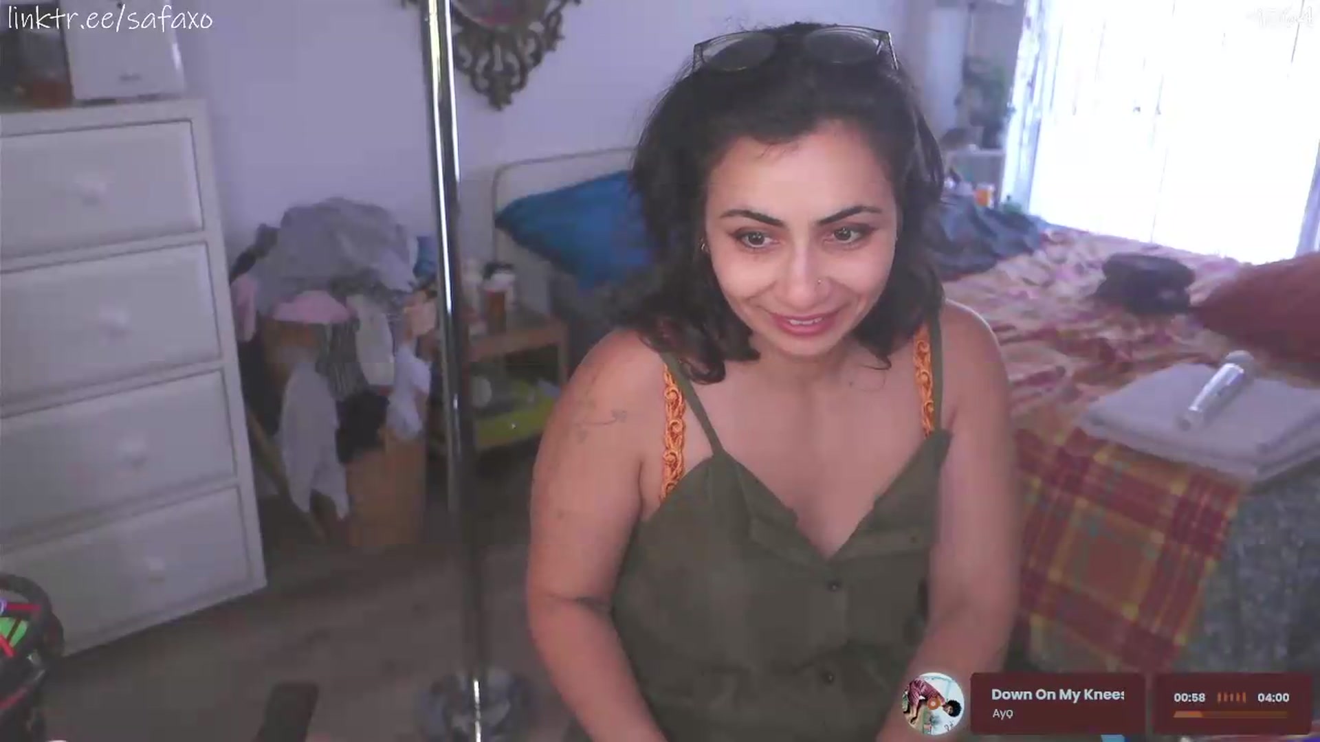 Gallery image thumbnail from HairySafaeri's myfreecams stream on, 07/14/2026, 21:59 image 14 of 20