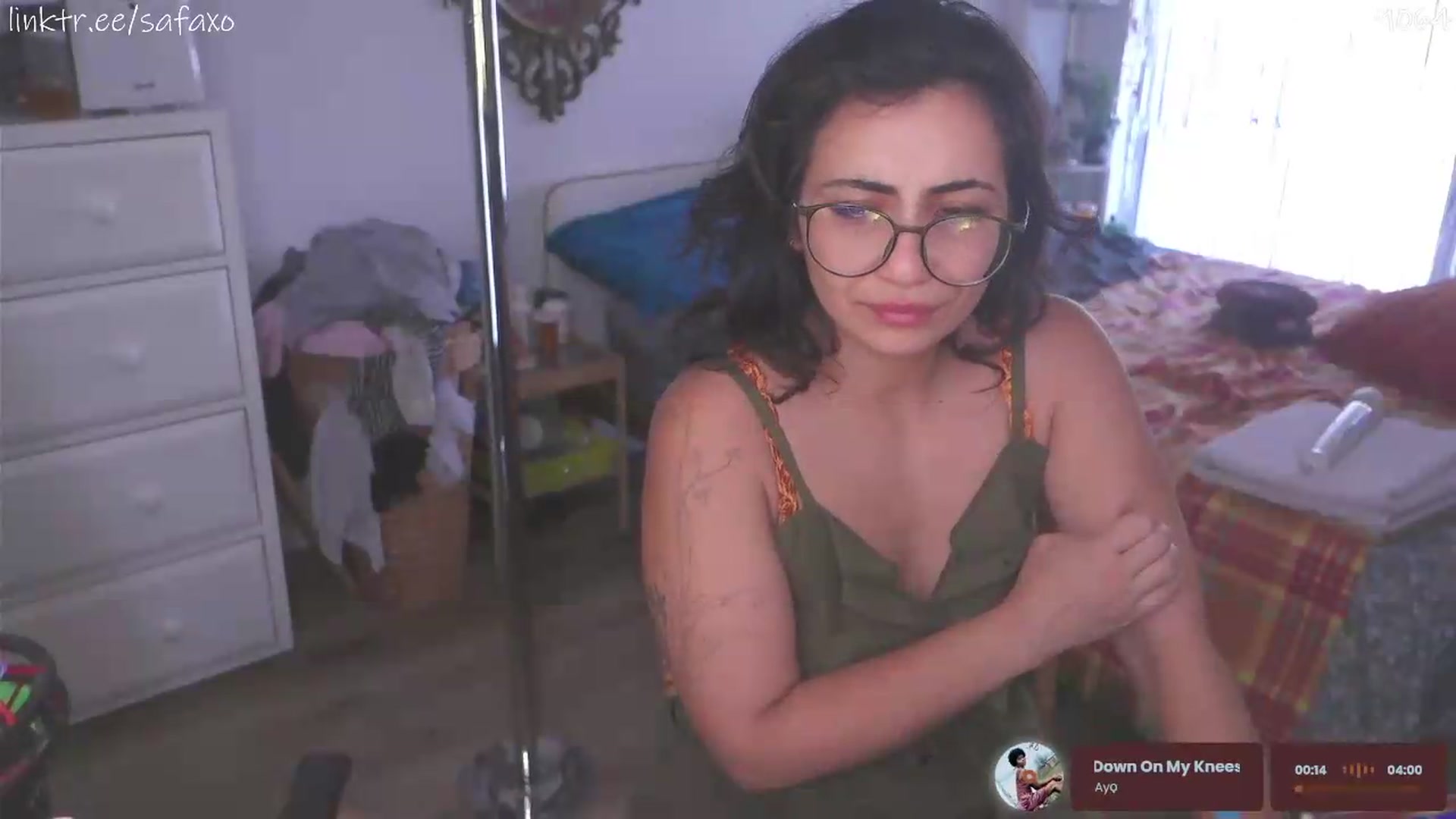 Gallery image thumbnail from HairySafaeri's myfreecams stream on, 07/14/2026, 21:59 image 13 of 20