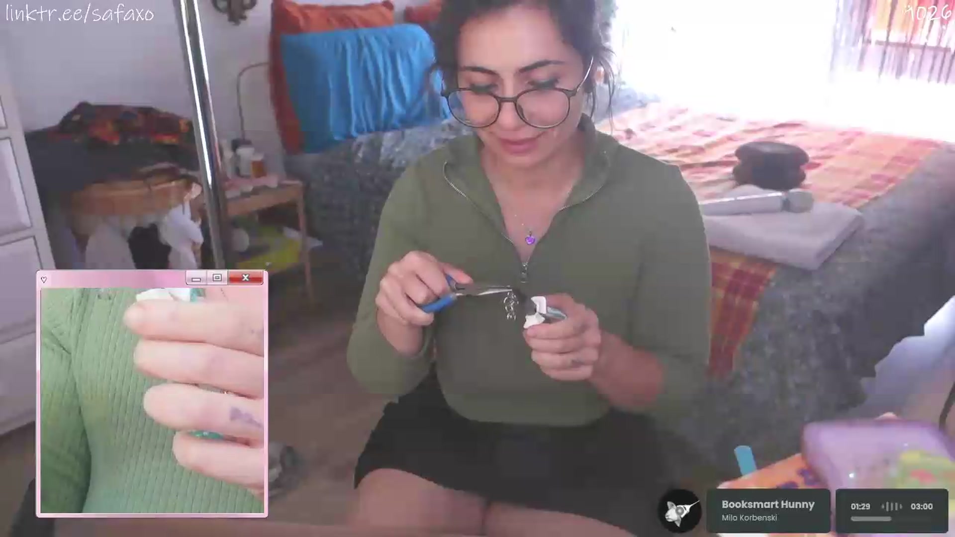 Gallery image thumbnail from HairySafaeri's myfreecams stream on, 07/16/2026, 18:20 image 18 of 20