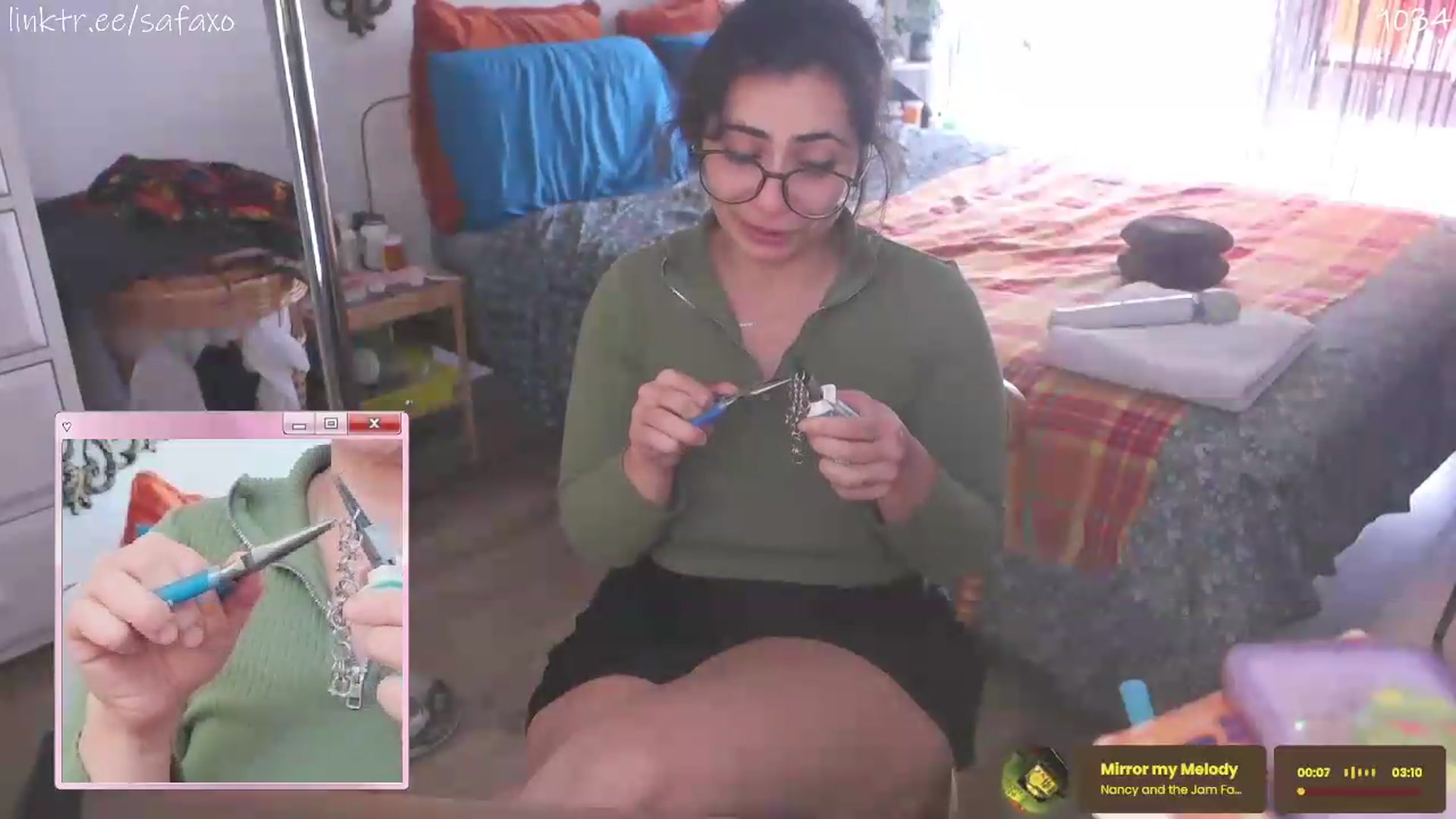 Gallery image thumbnail from HairySafaeri's myfreecams stream on, 07/16/2026, 18:20 image 12 of 20