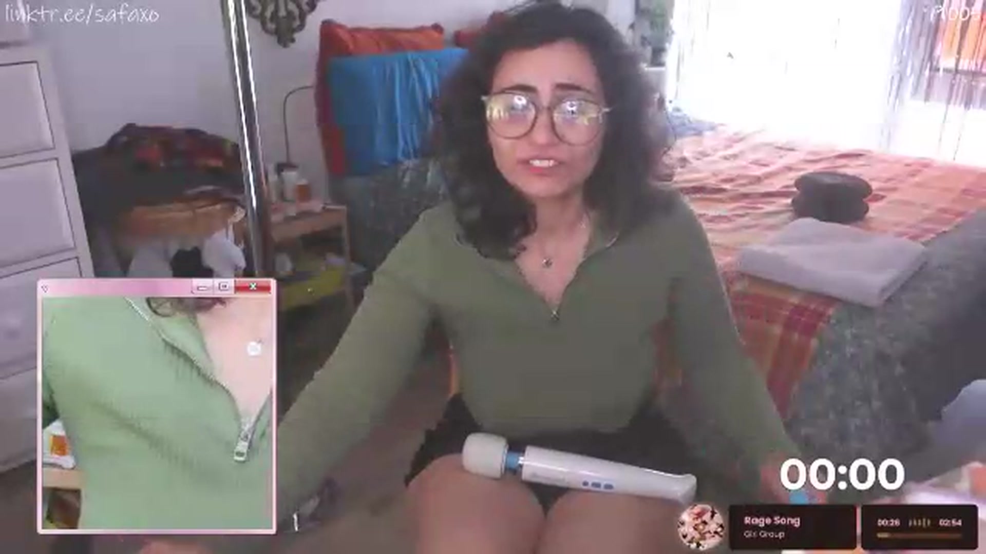 Gallery image thumbnail from HairySafaeri's myfreecams stream on, 07/16/2026, 20:13 image 16 of 20