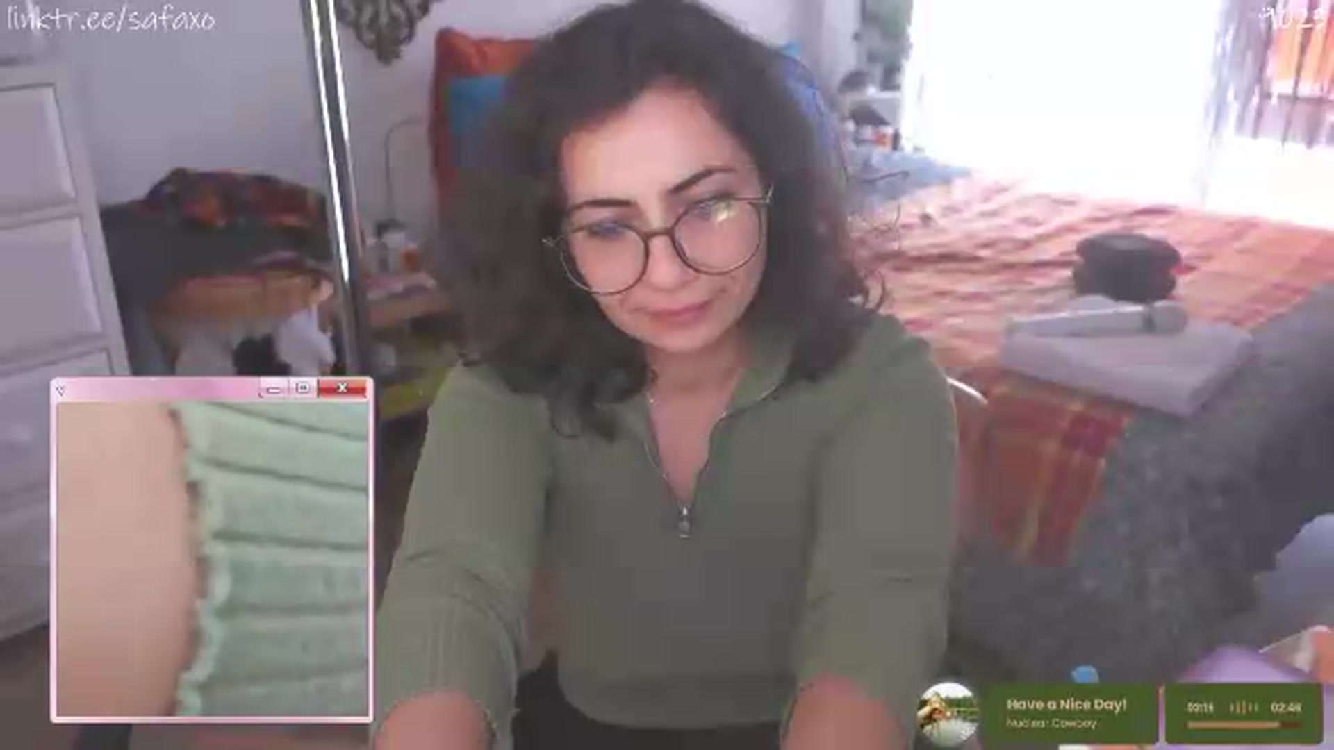 Gallery image thumbnail from HairySafaeri's myfreecams stream on, 07/16/2026, 20:13 image 4 of 20