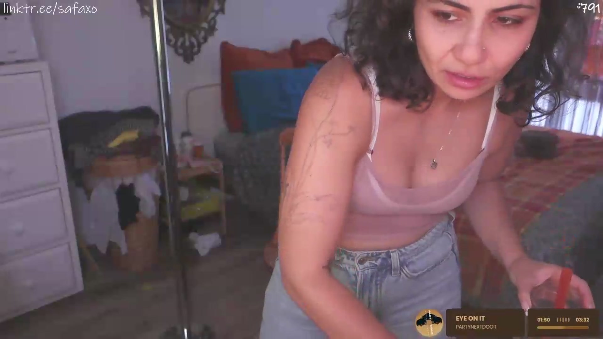 Gallery image thumbnail from HairySafaeri's myfreecams stream on, 07/17/2026, 23:20 image 4 of 20