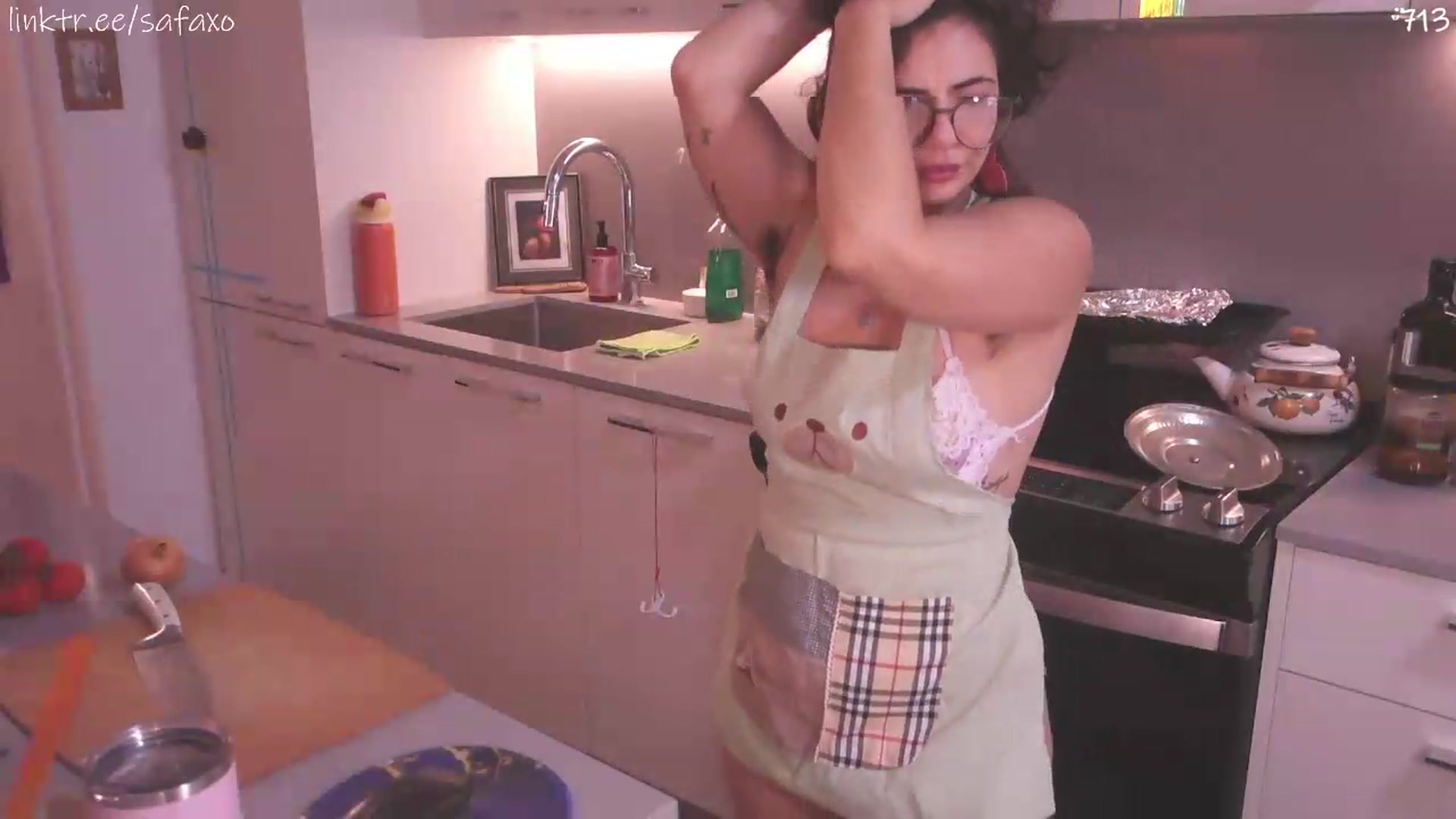 Gallery image thumbnail from HairySafaeri's myfreecams stream on, 07/22/2026, 17:27 image 16 of 20