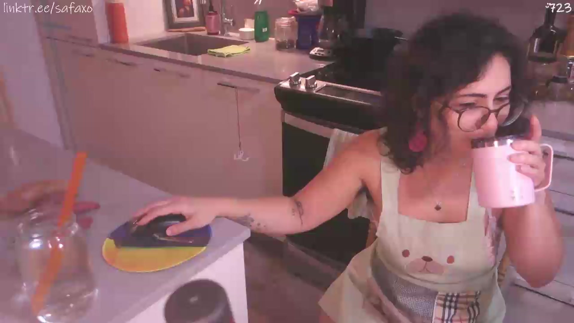 Gallery image thumbnail from HairySafaeri's myfreecams stream on, 07/22/2026, 17:27 image 2 of 20