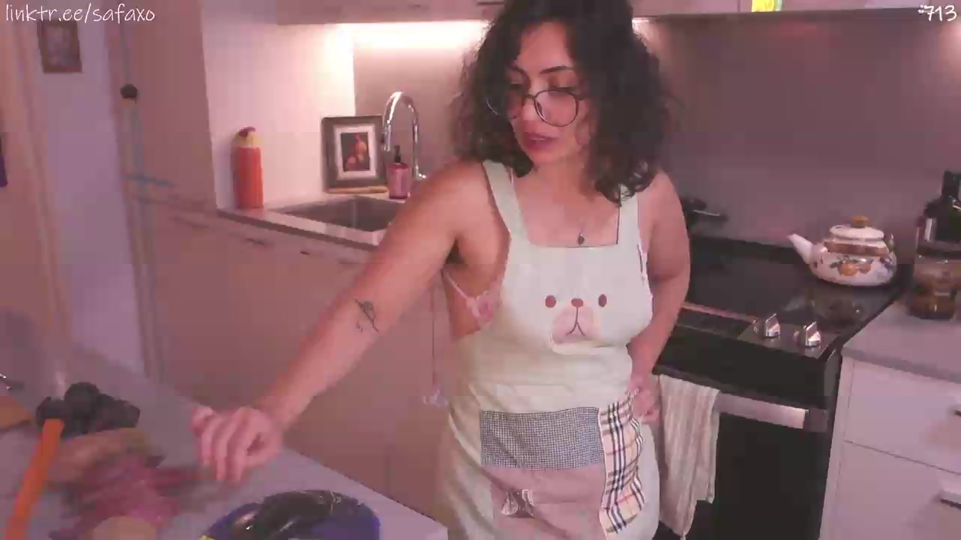 Gallery image thumbnail from HairySafaeri's myfreecams stream on, 07/22/2026, 17:27 image 10 of 20