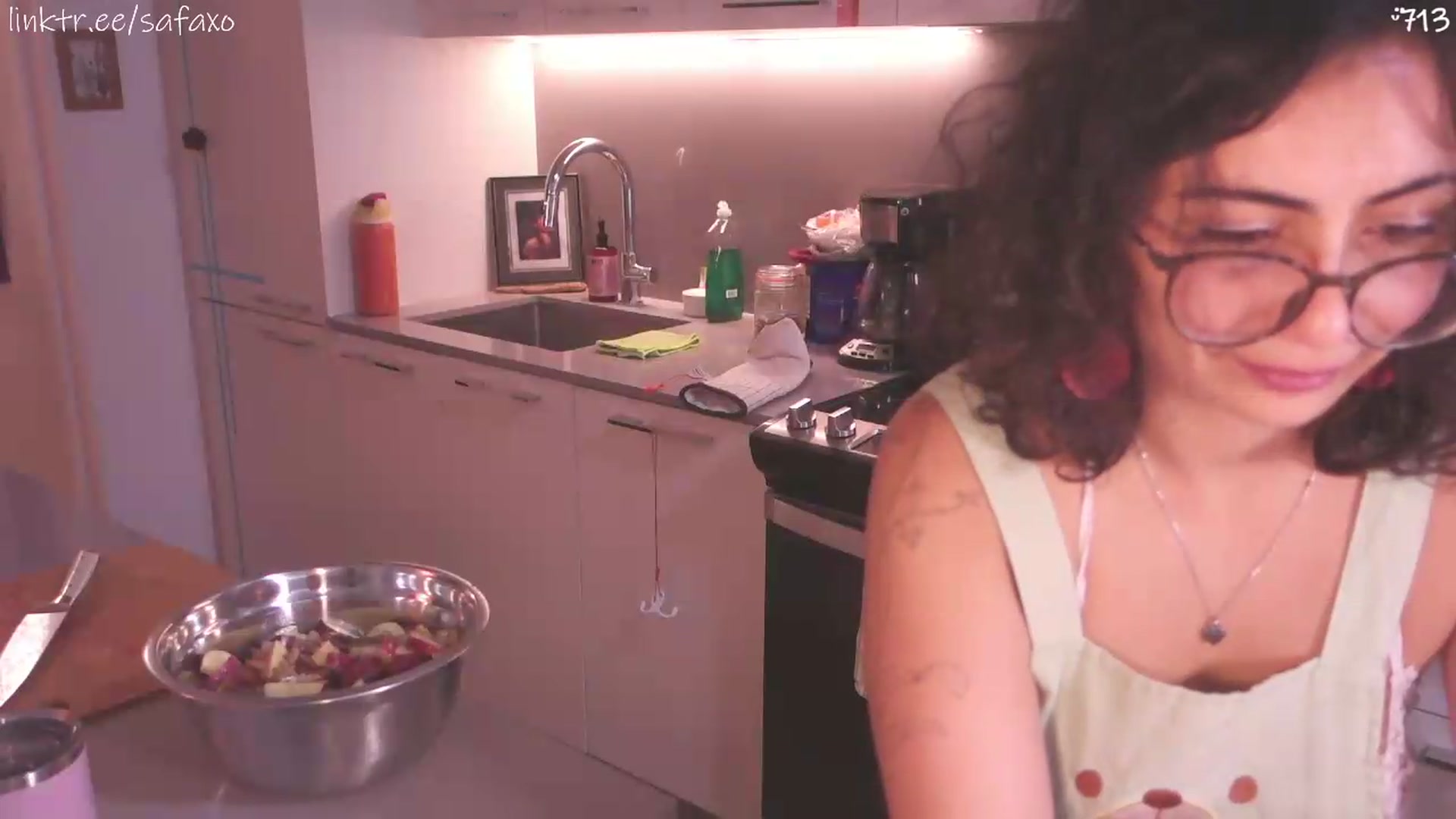 Gallery image thumbnail from HairySafaeri's myfreecams stream on, 07/22/2026, 17:45 image 10 of 20