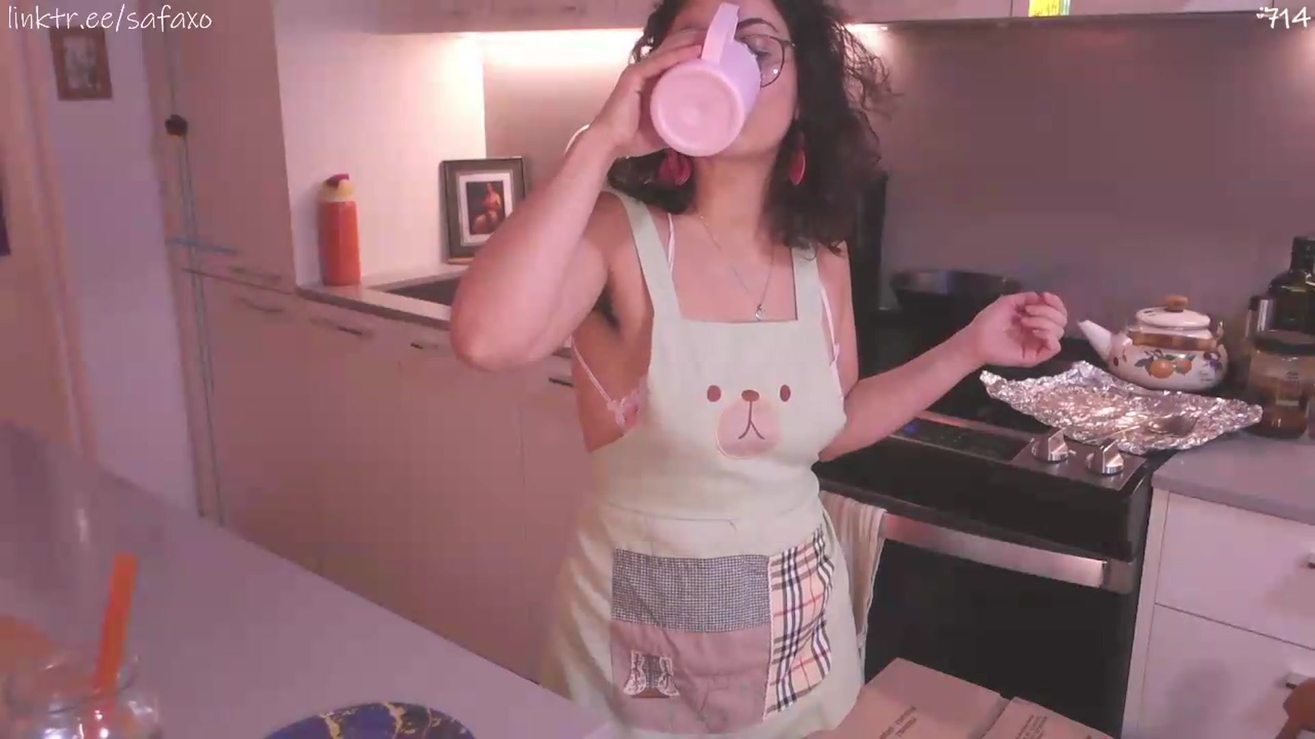 Gallery image thumbnail from HairySafaeri's myfreecams stream on, 07/22/2026, 18:02 image 14 of 20