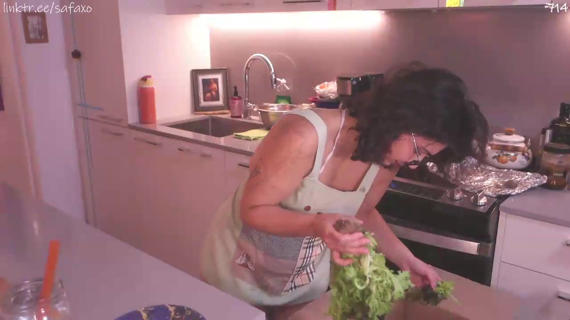 Gallery image thumbnail from HairySafaeri's myfreecams stream on, 07/22/2026, 18:02 image 15 of 20