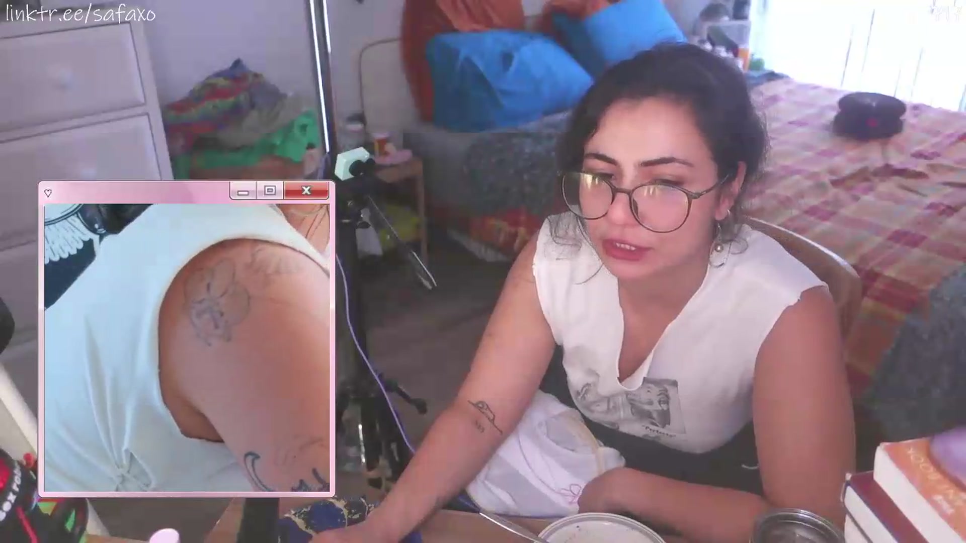 Gallery image thumbnail from HairySafaeri's myfreecams stream on, 07/23/2026, 23:43 image 3 of 20