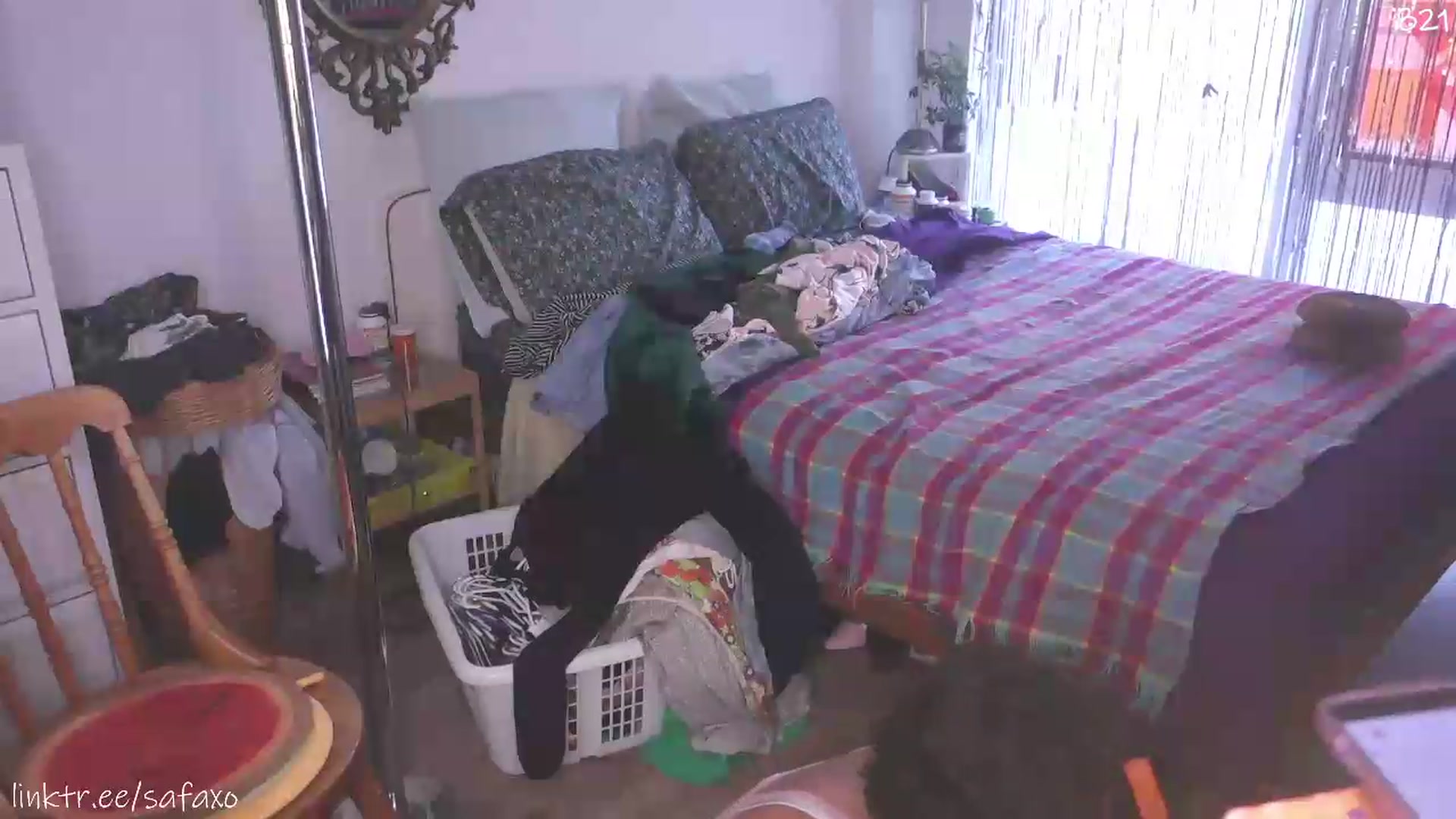 Gallery image thumbnail from HairySafaeri's myfreecams stream on, 07/28/2026, 22:52 image 19 of 20