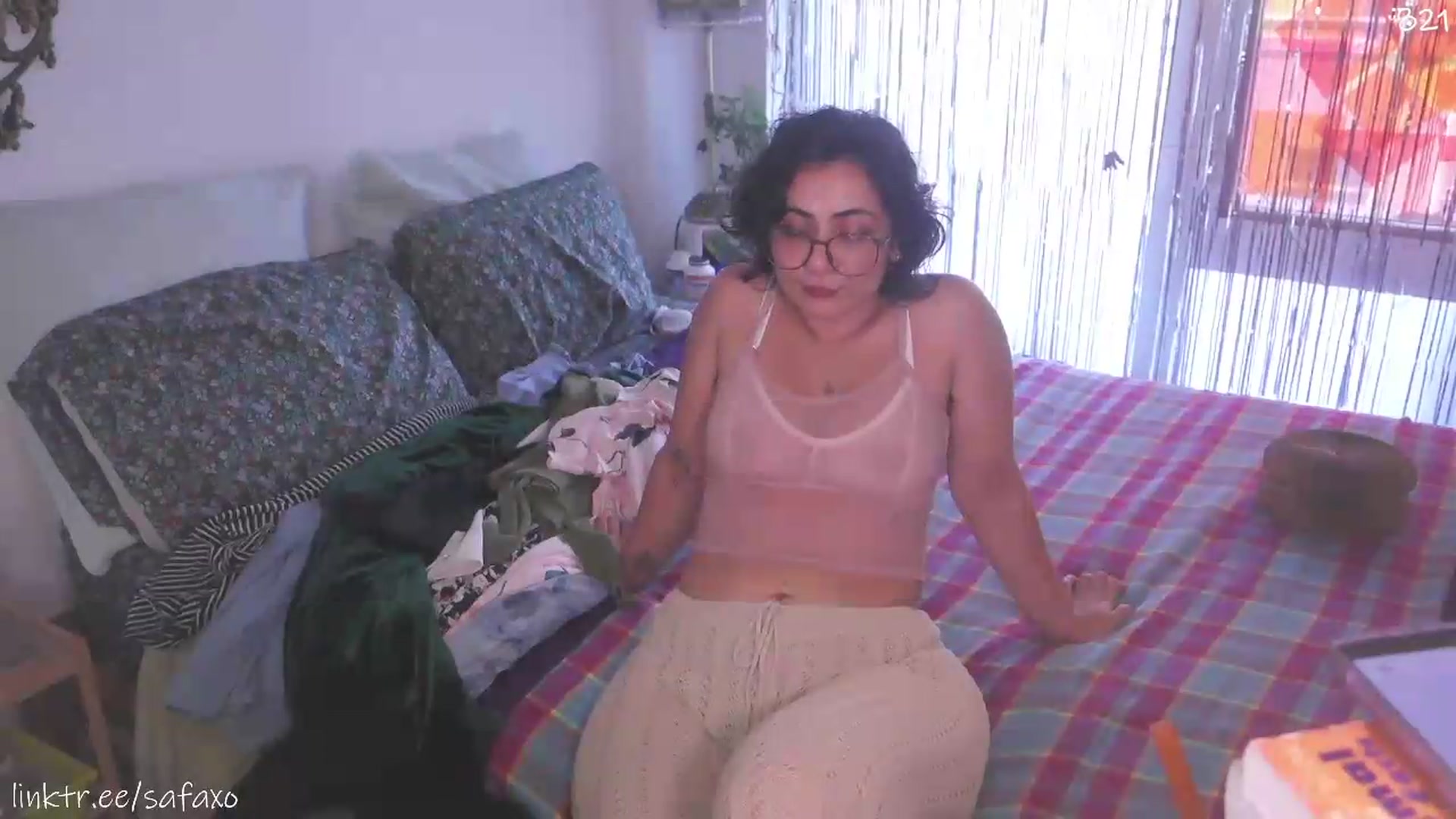 Gallery image thumbnail from HairySafaeri's myfreecams stream on, 07/28/2026, 22:52 image 16 of 20